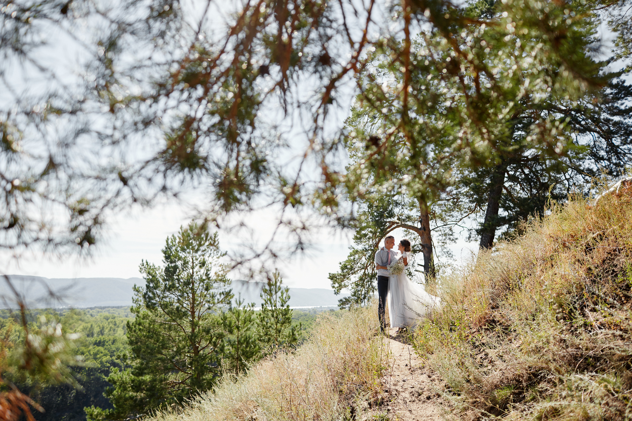 Свадебная фотосессия парк-отель Солнечный. Свадебный и семейный фотограф в Самаре Грибцова Людмила