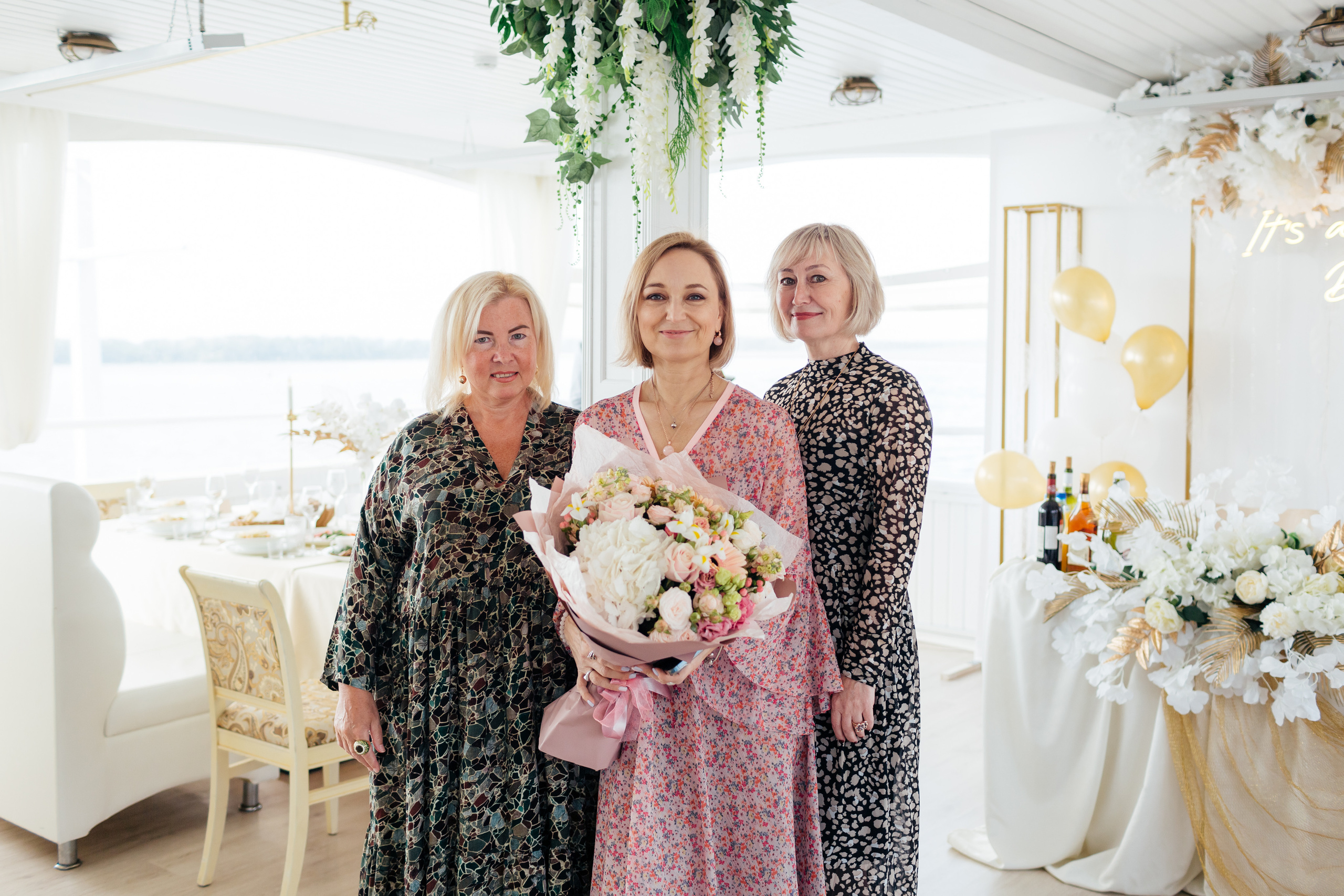 Свадебная фотосессия ресторан Белуга. Свадебный и семейный фотограф в Самаре Грибцова Людмила