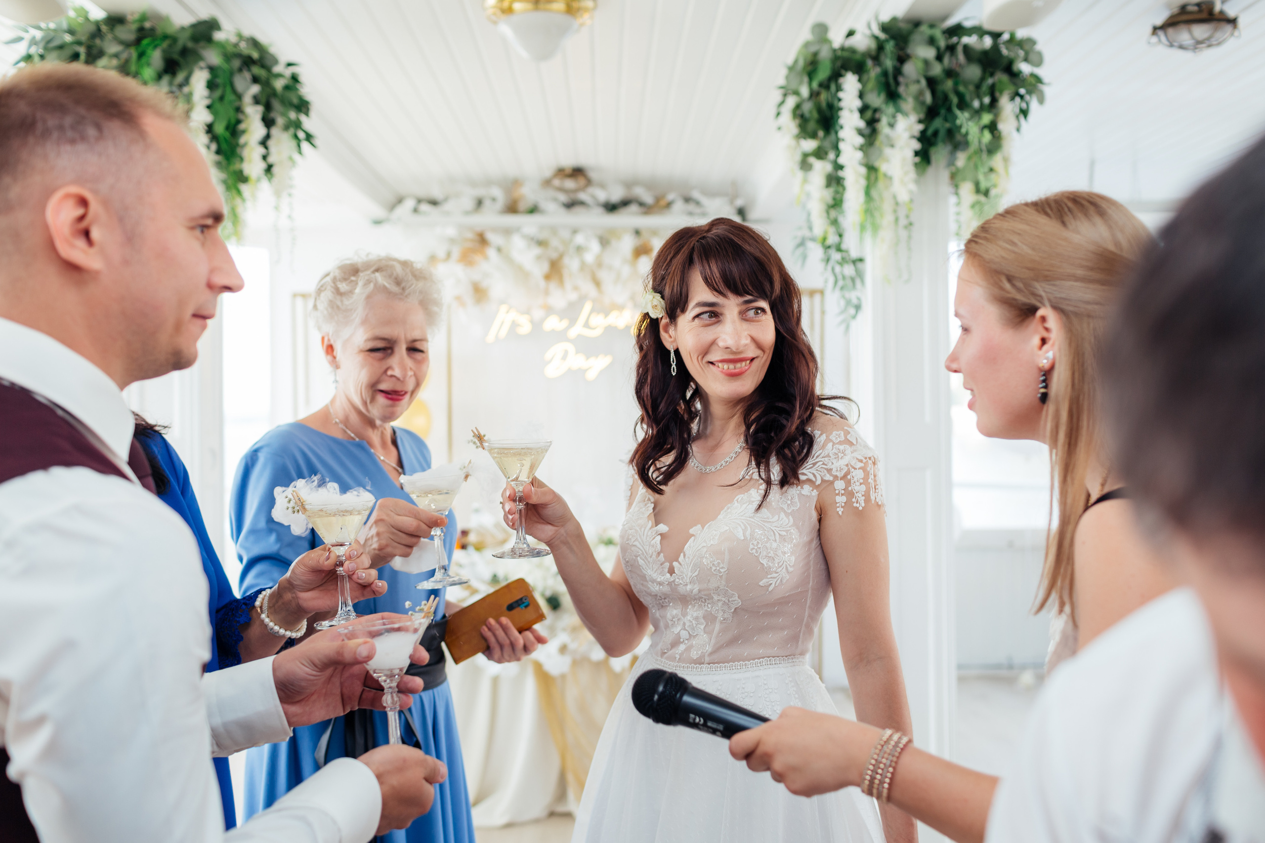 Свадебная фотосессия ресторан Белуга. Свадебный и семейный фотограф в Самаре Грибцова Людмила