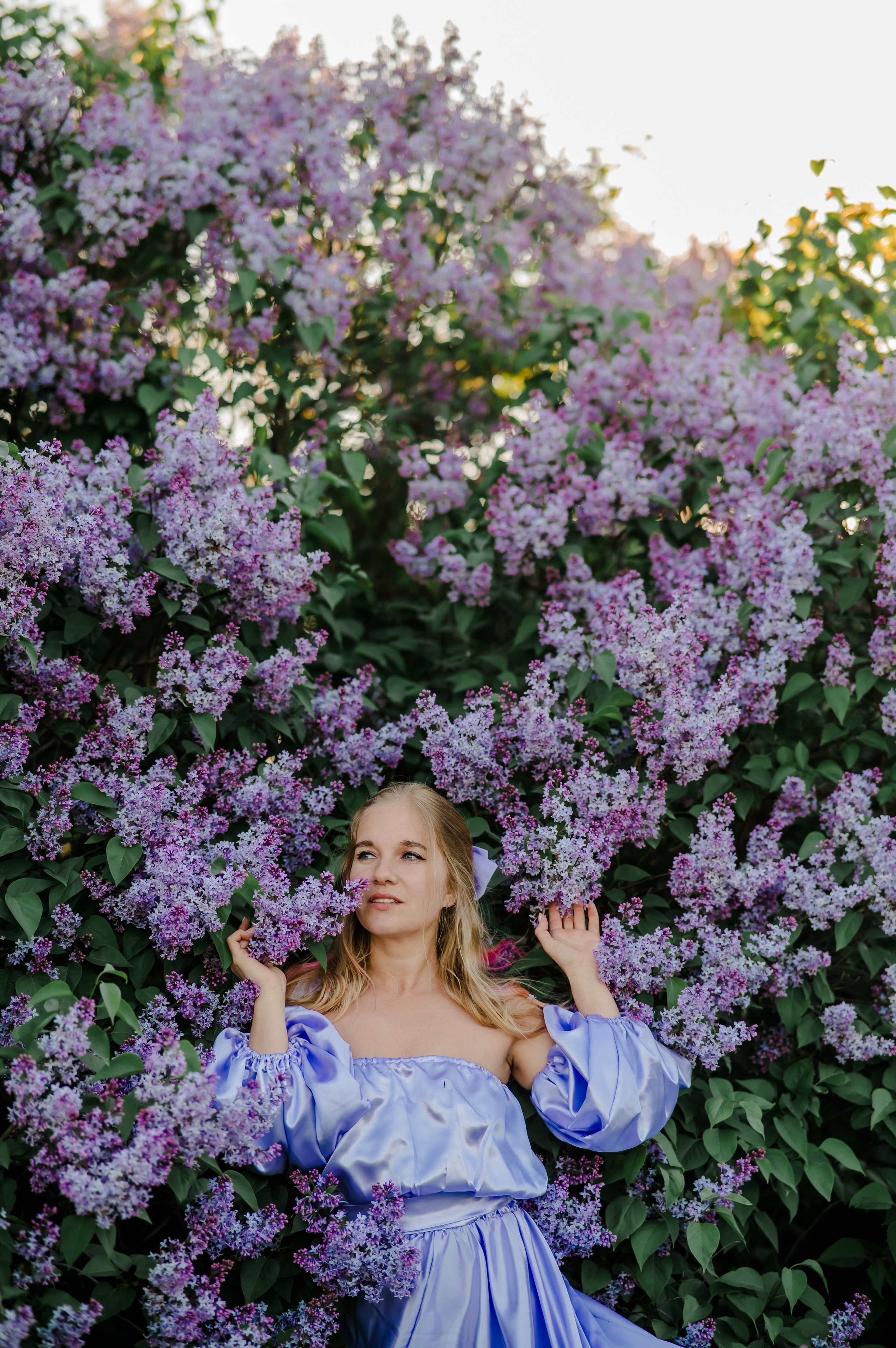 Юлия и сирень. Свадебный и семейный фотограф Евгения Кононова