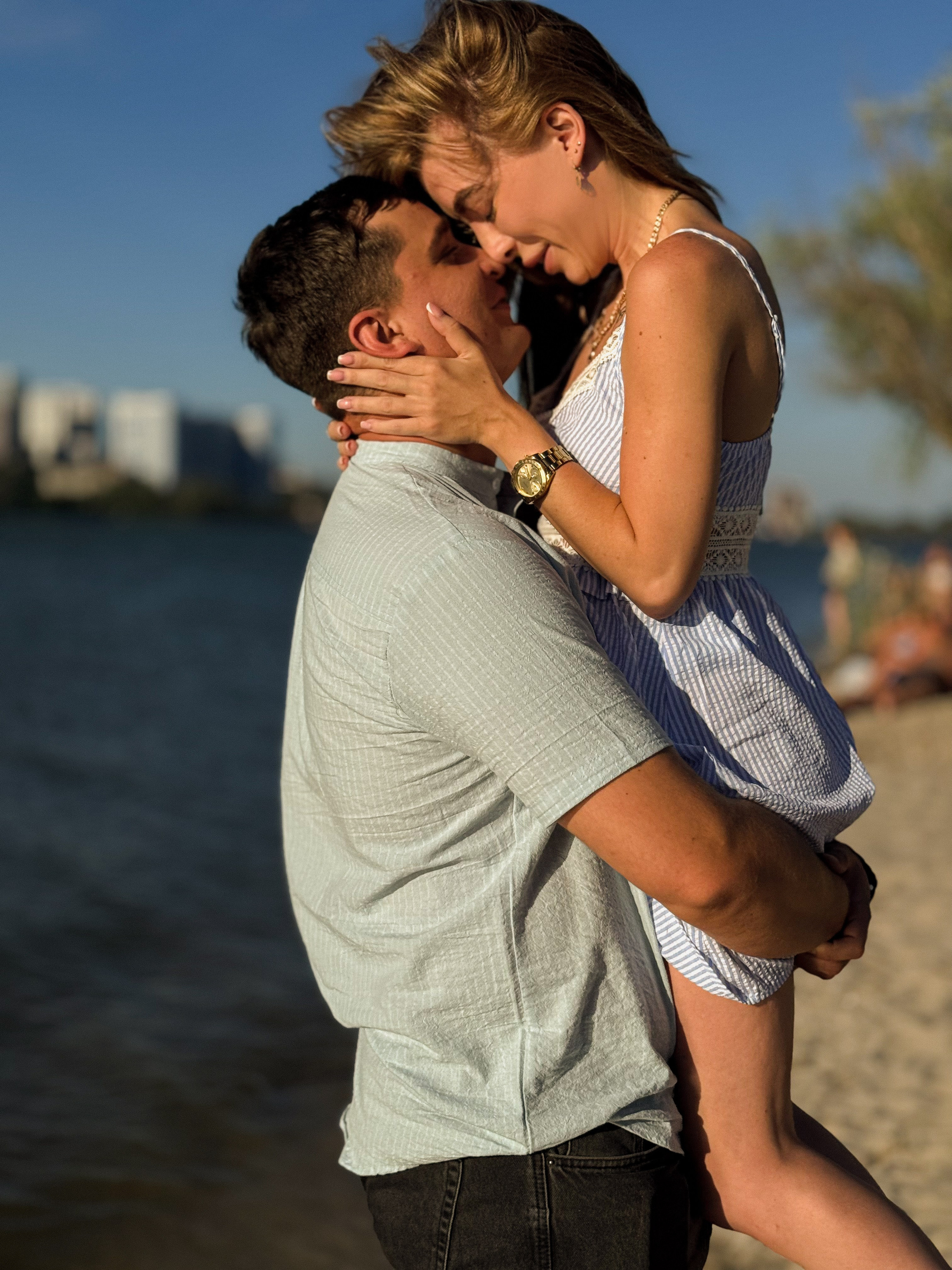 LOVE STORY. Мобильный фотограф рилсмейкер в Ростове-на-Дону Пипаш Екатерина