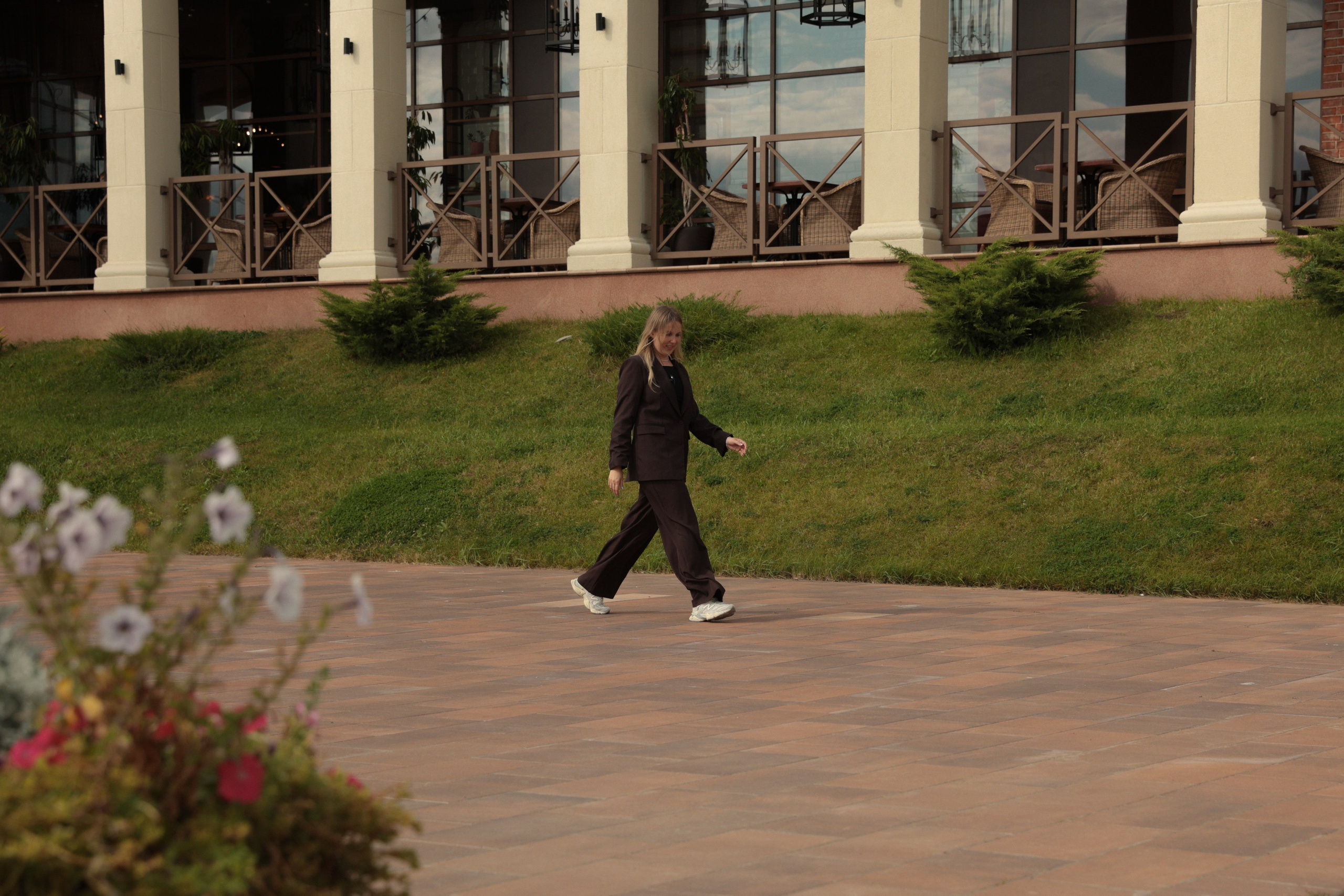 20|08|25 Backstage. On Emotions агентство