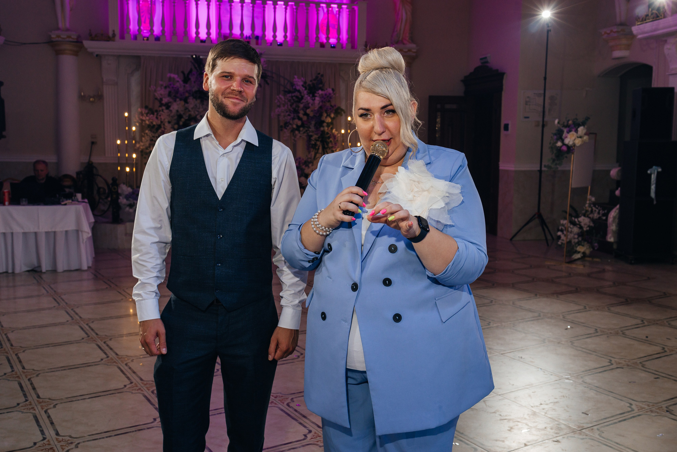 Трогательная выездная церемония в уютном ресторане. Олег Сверчков | Свадебный фотограф Вологда