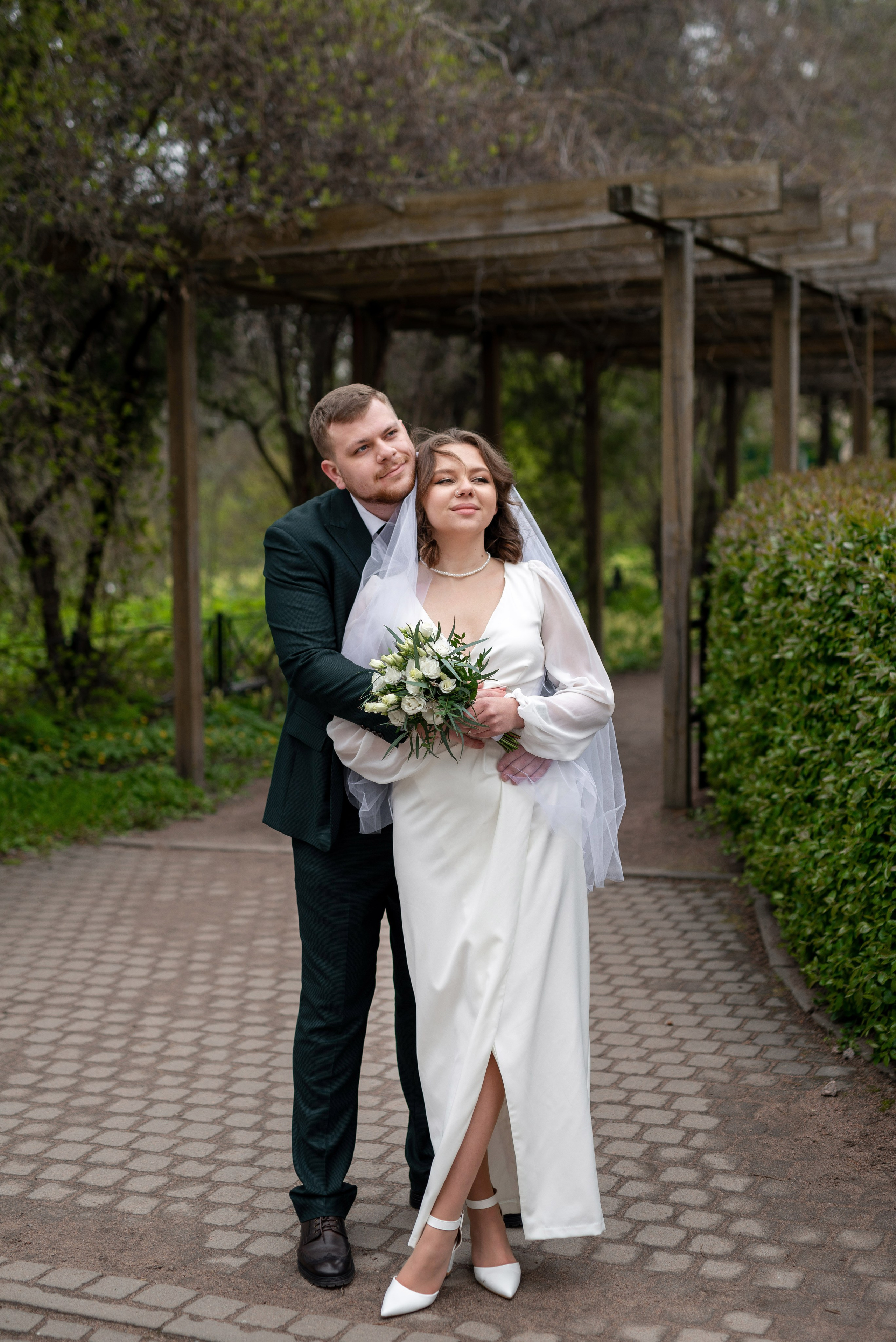 Ксения и Егор (фотосессия в ЗАГСе Петроградского района, Ботаническом саду с сакурой). Портретный, семейный и свадебный фотограф в Санкт-Петербурге и в Пушкине Ширяев Денис