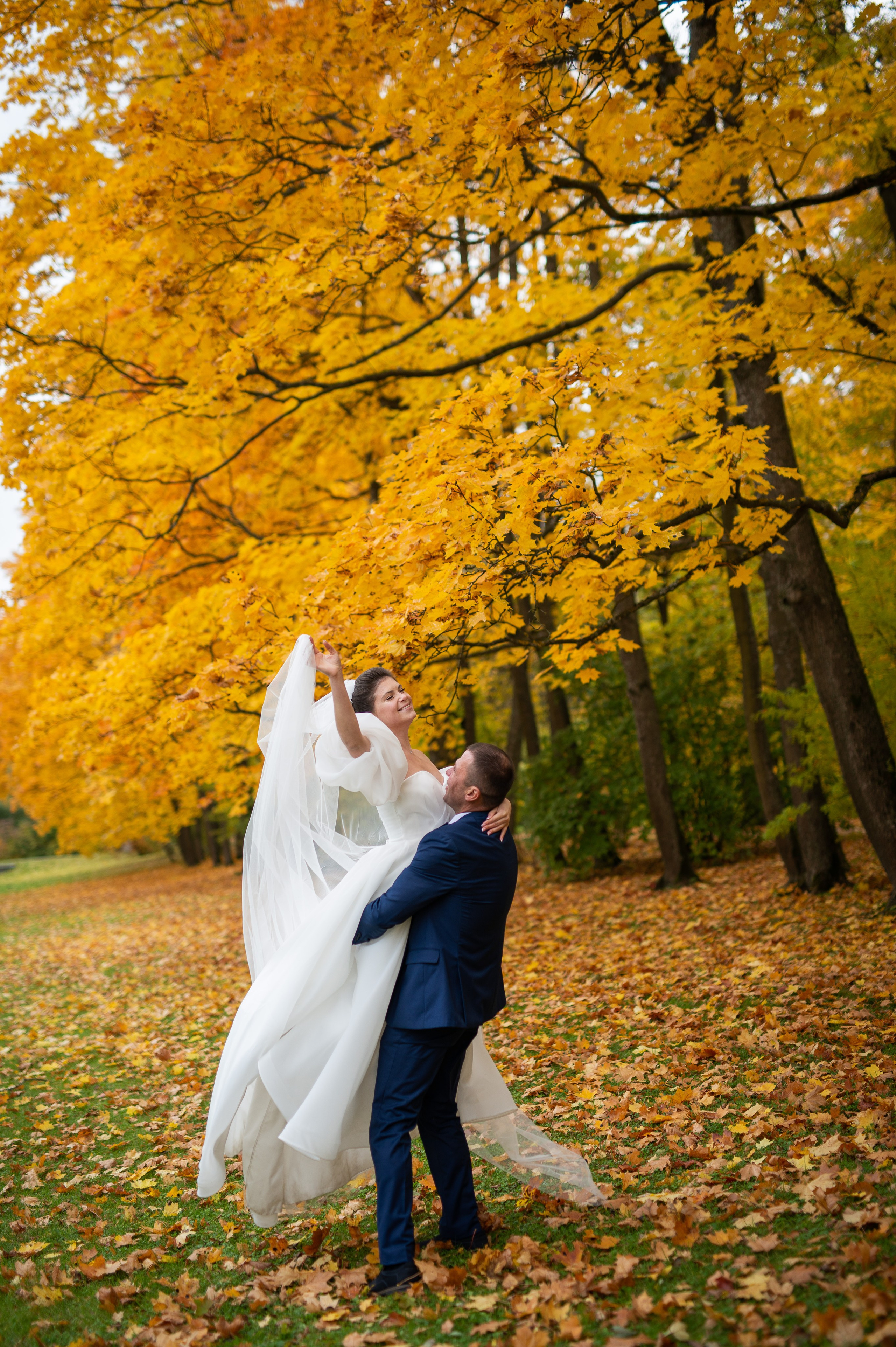 Осенняя свадебная прогулка в Екатерининском парке в Пушкине. Портретный, семейный и свадебный фотограф в Санкт-Петербурге и в Пушкине Ширяев Денис