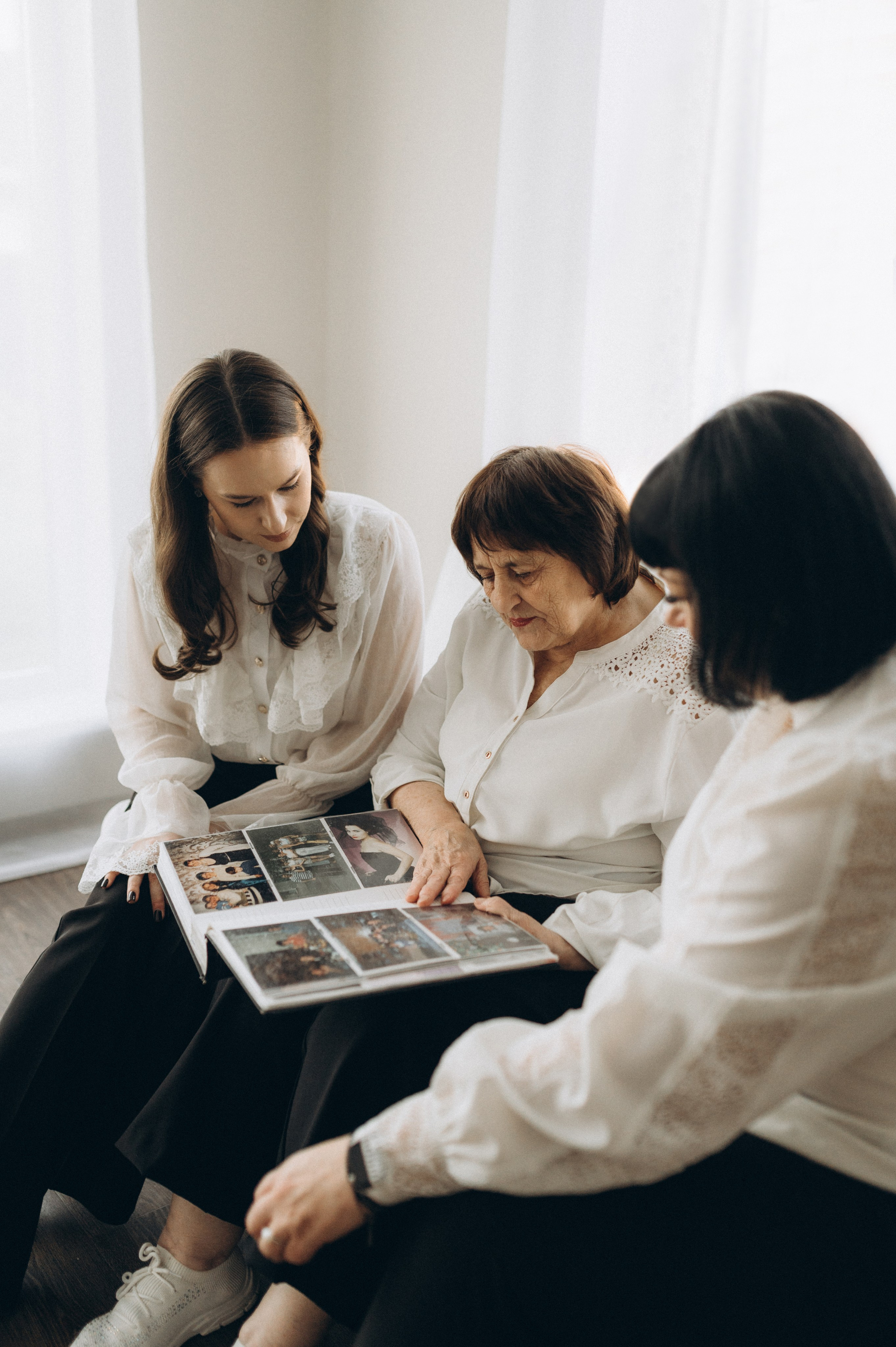 Три поколения женской энергии. Семейный фотограф в Новосибирске Женя Индрикова
