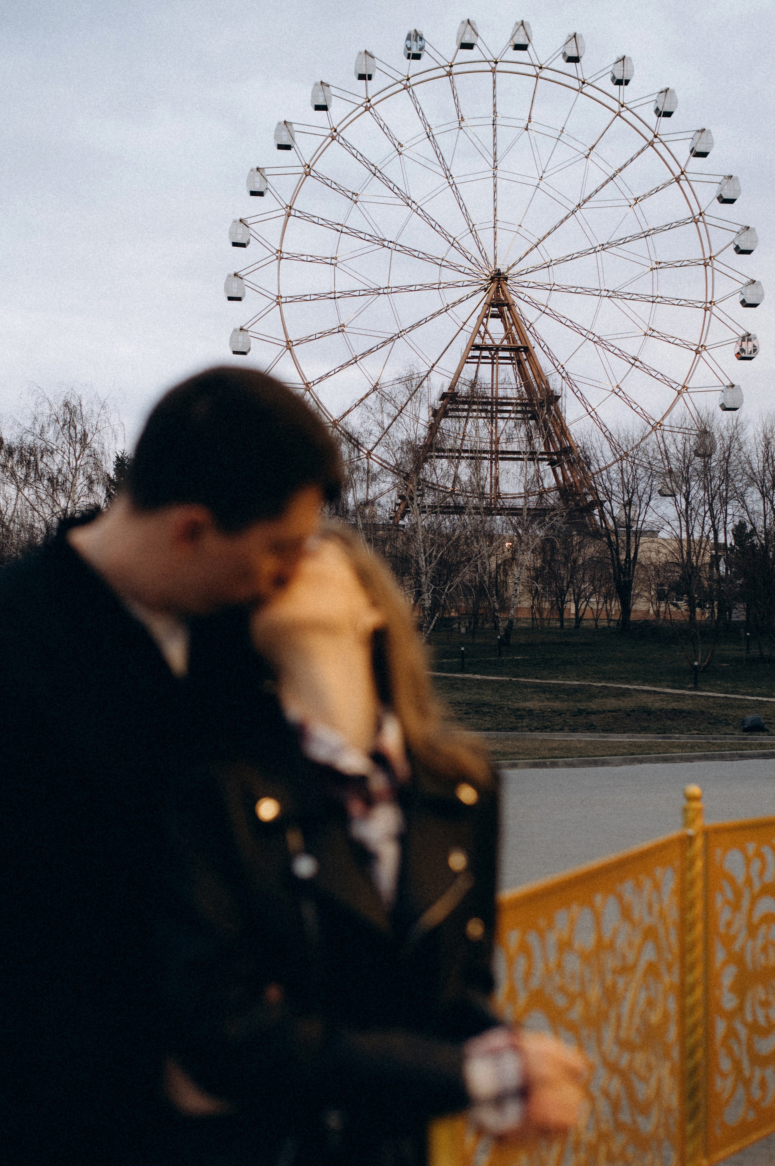 Весенняя прогулка по набережной реки Обь. Семейный фотограф в Новосибирске Женя Индрикова