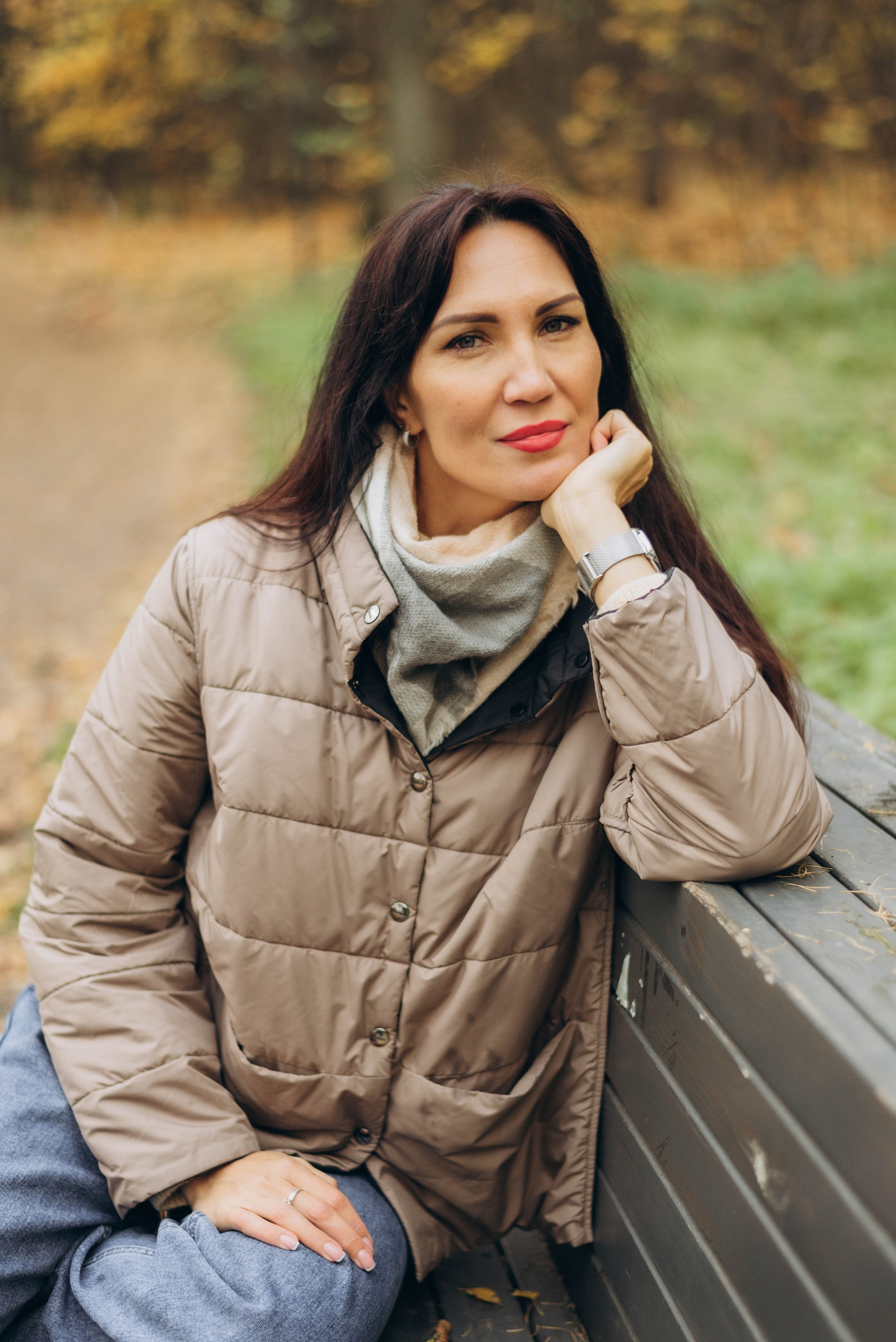 Прогулочная фотоссесия для девушки в парке. Семейный фотограф в Железнодорожном Масаева Елена