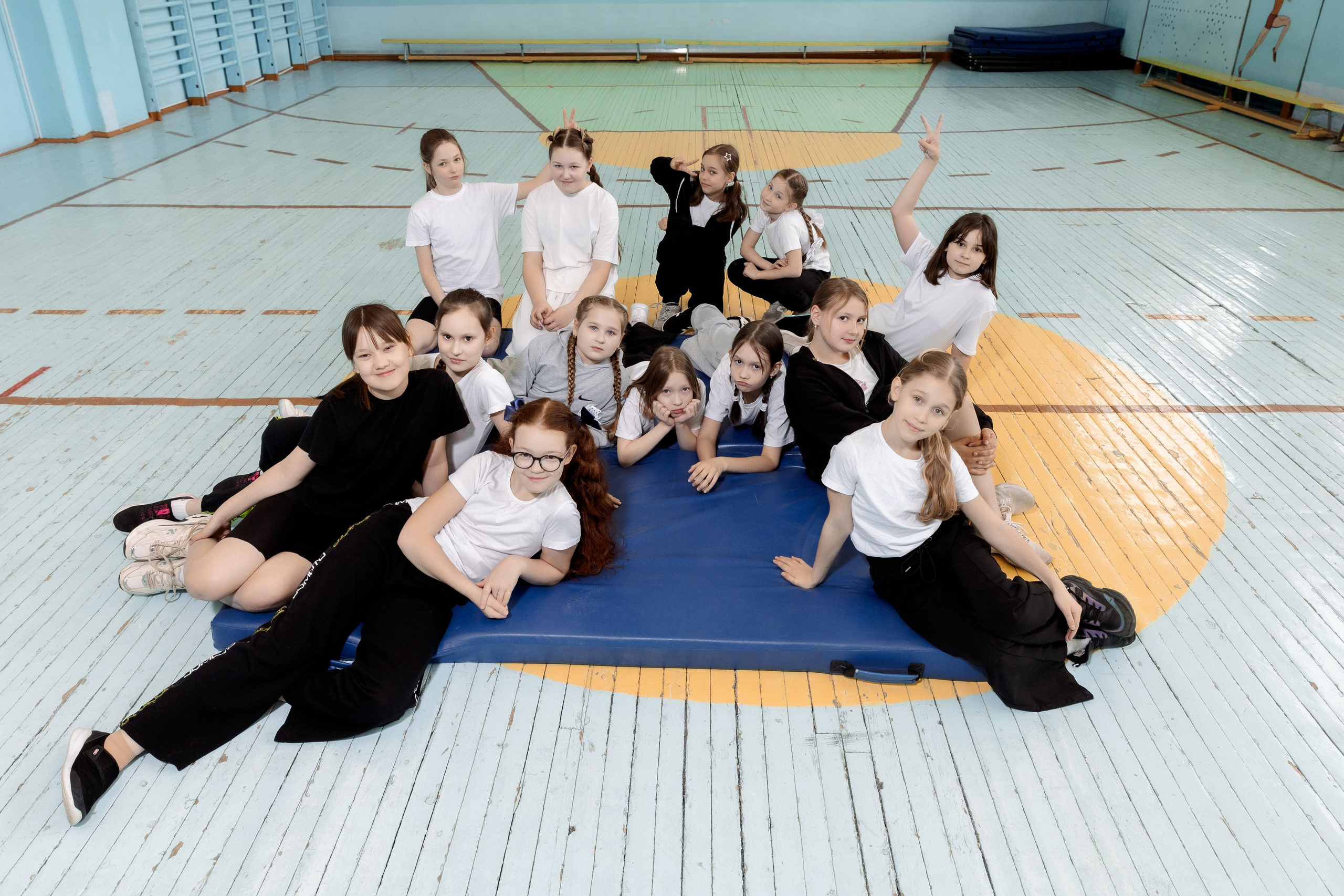 Школа 54 4А кл (2023-24) 2 часовая фотосессия в школе. Свадебный и Семейный фотограф г. Ижевск Гульназ Солдатова. Гульназ фото