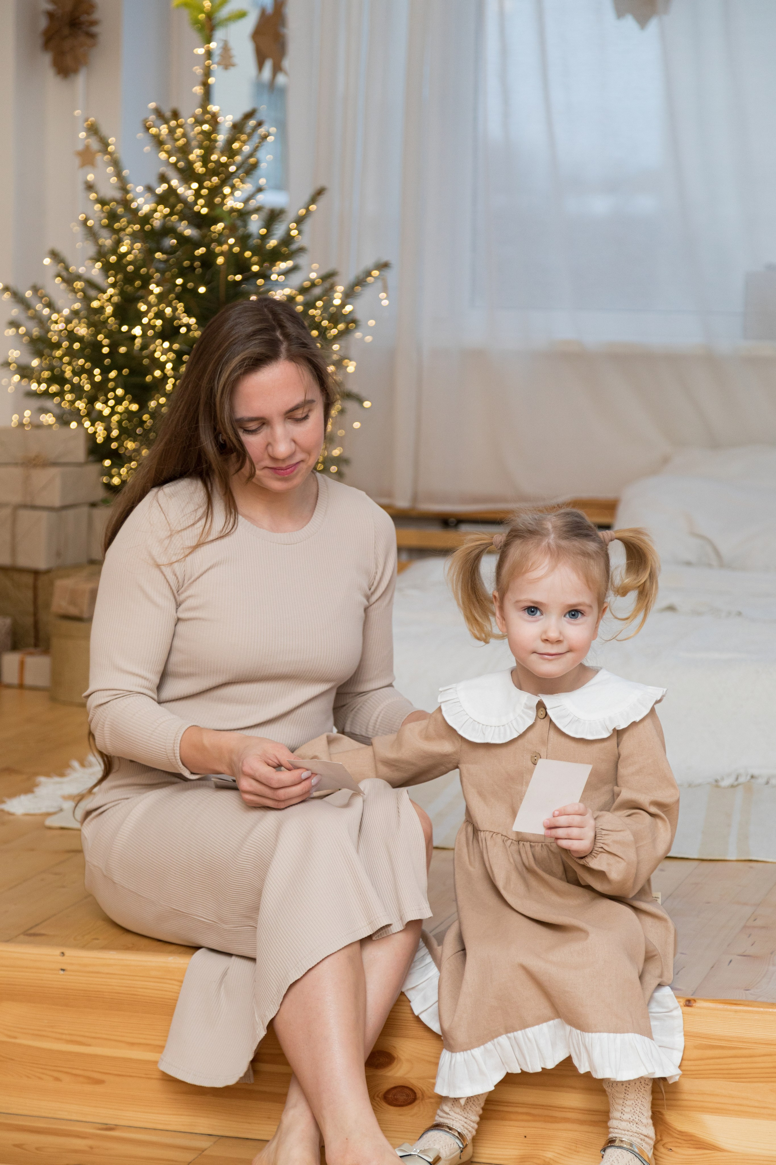 Семейная новогодняя студийная фотосессия. Детский и контент фотограф Надя Волкова Санкт-Петербург