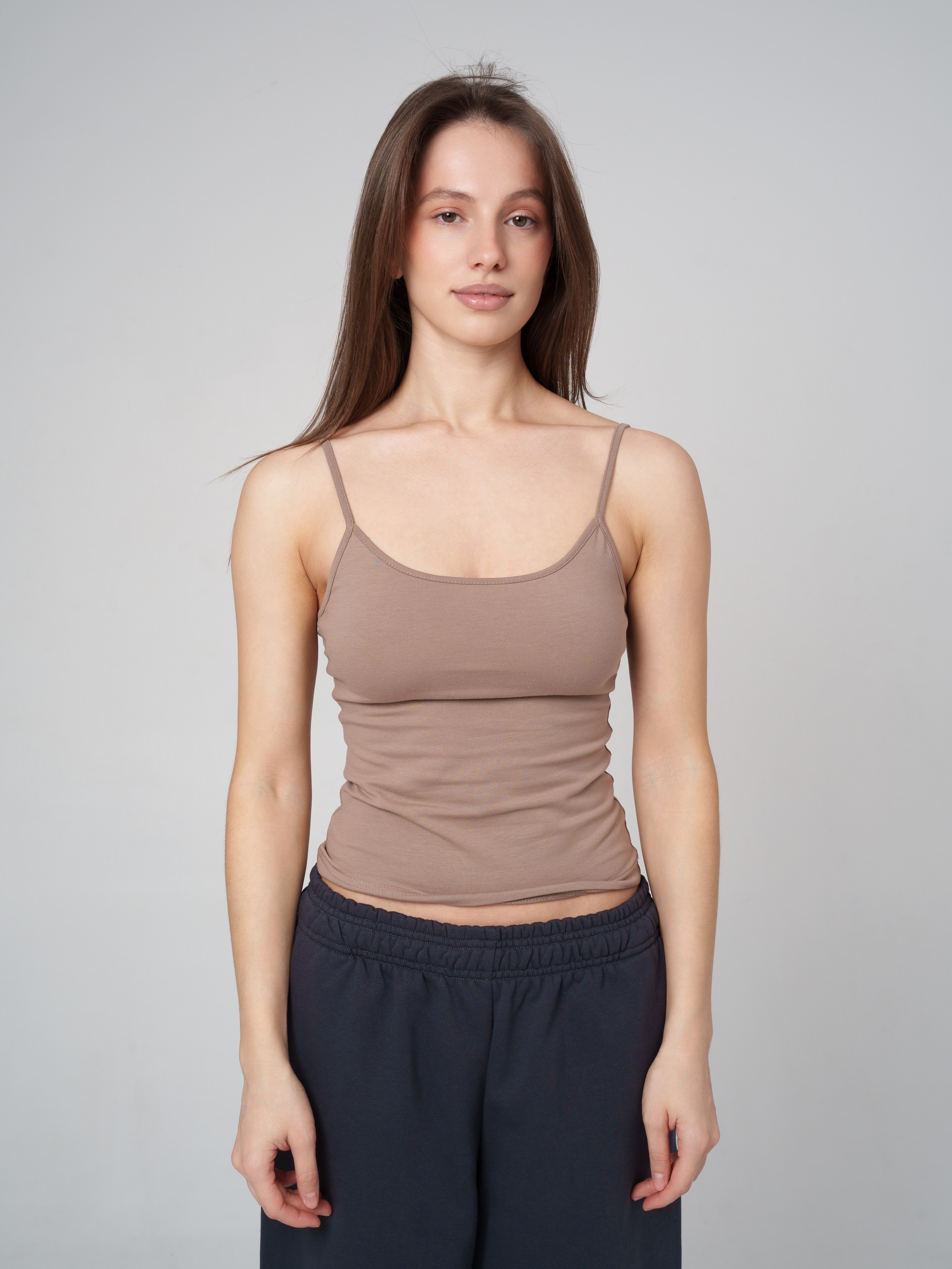 Топы на сером фоне. Иван Упоров — фотограф, рилсмейкер чебоксары