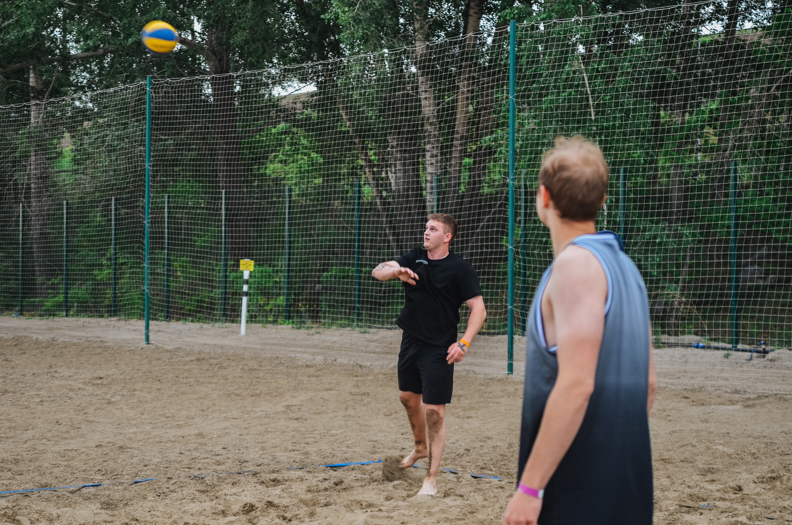 Фестиваль «Грань» 2025. Спортивная площадка. Денисова Аля — фотограф для парных съемок и индивидуальных историй в Барнауле