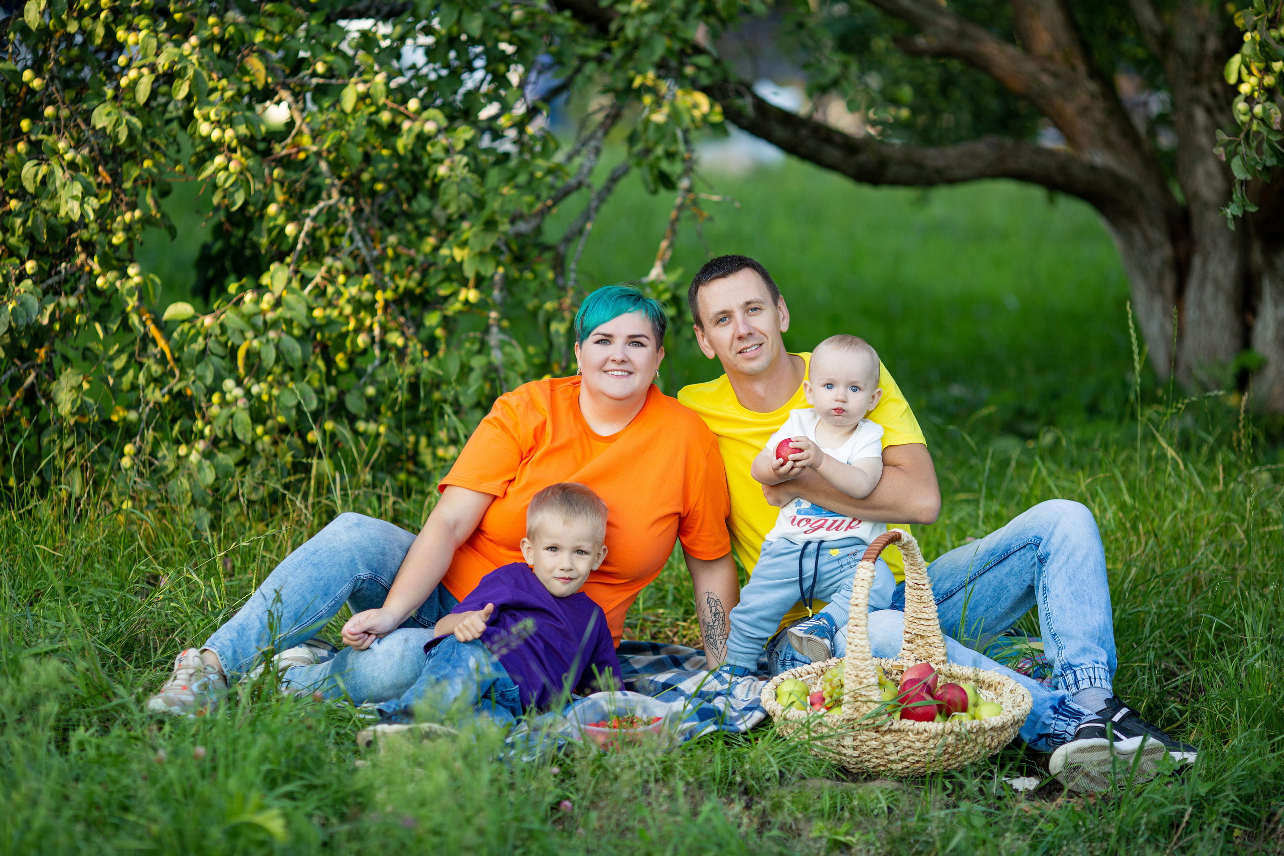 Семейная фотосессия Ивана и Ирины. Гребнево. Свадебный и семейный фотограф в Калуге Александра Борис