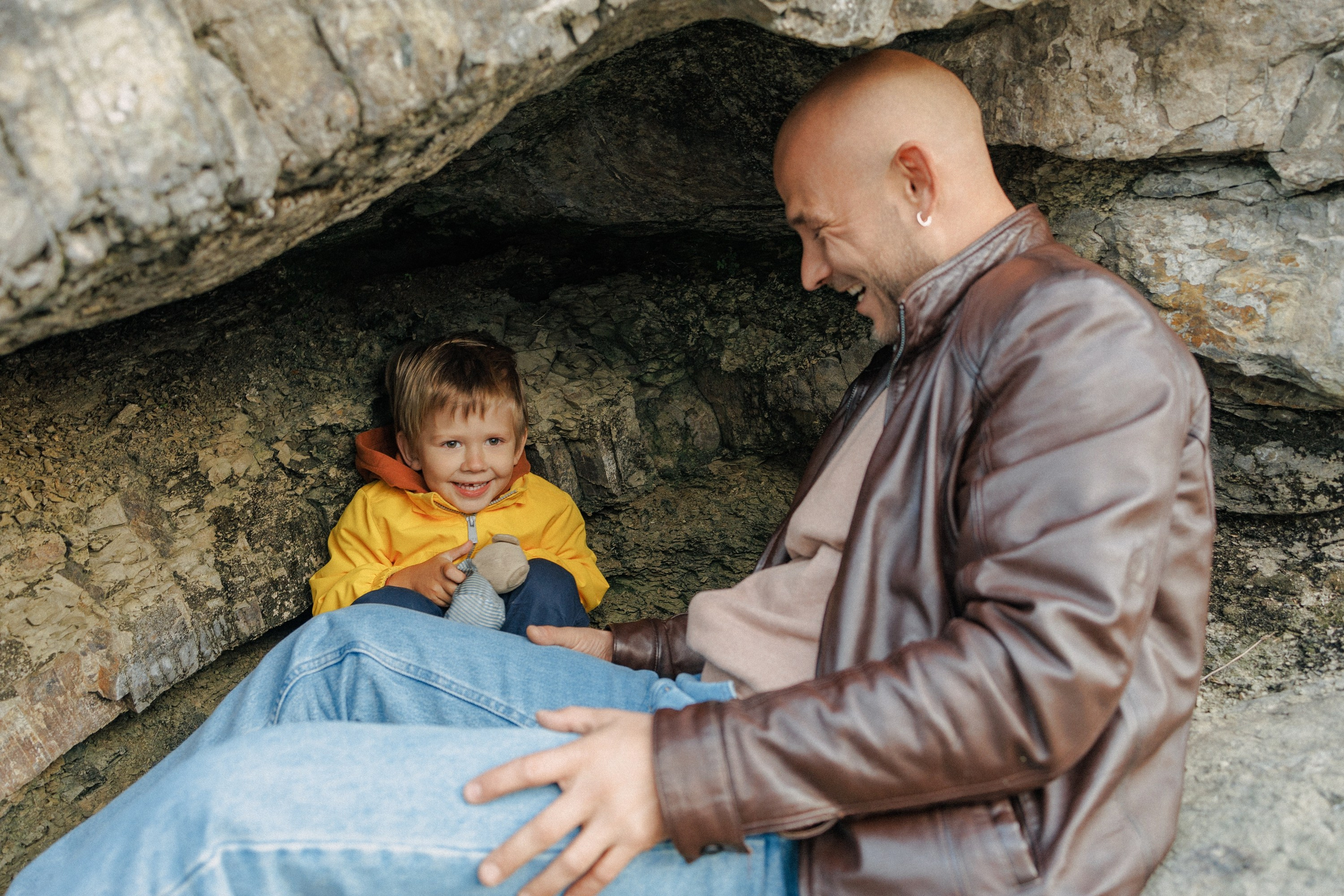 Family photoshoot in Tbilisi, Georgia. Fedor Lemeshko — Destination Wedding and Family Lifestyle photographer