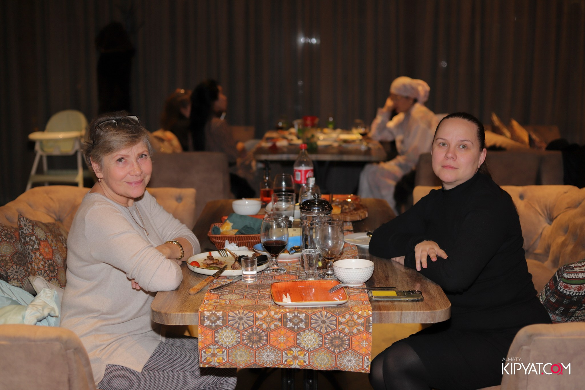RAHHAT РЕСТОРАН. КИПЯТКОМ АЛМАТЫ! Фотосъемка мероприятий в Алматы