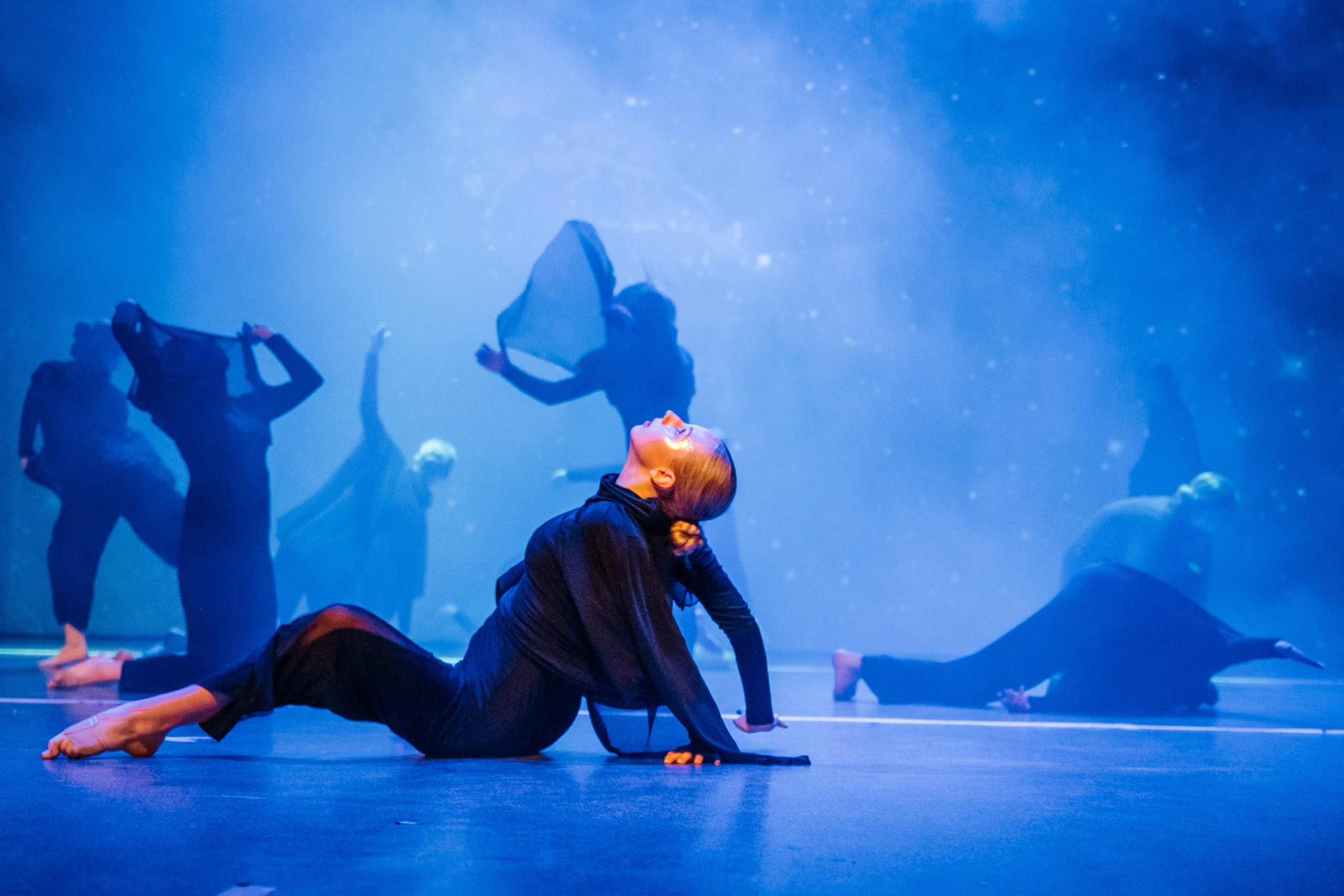 Танцы. Фотограф Елена Рогашкова