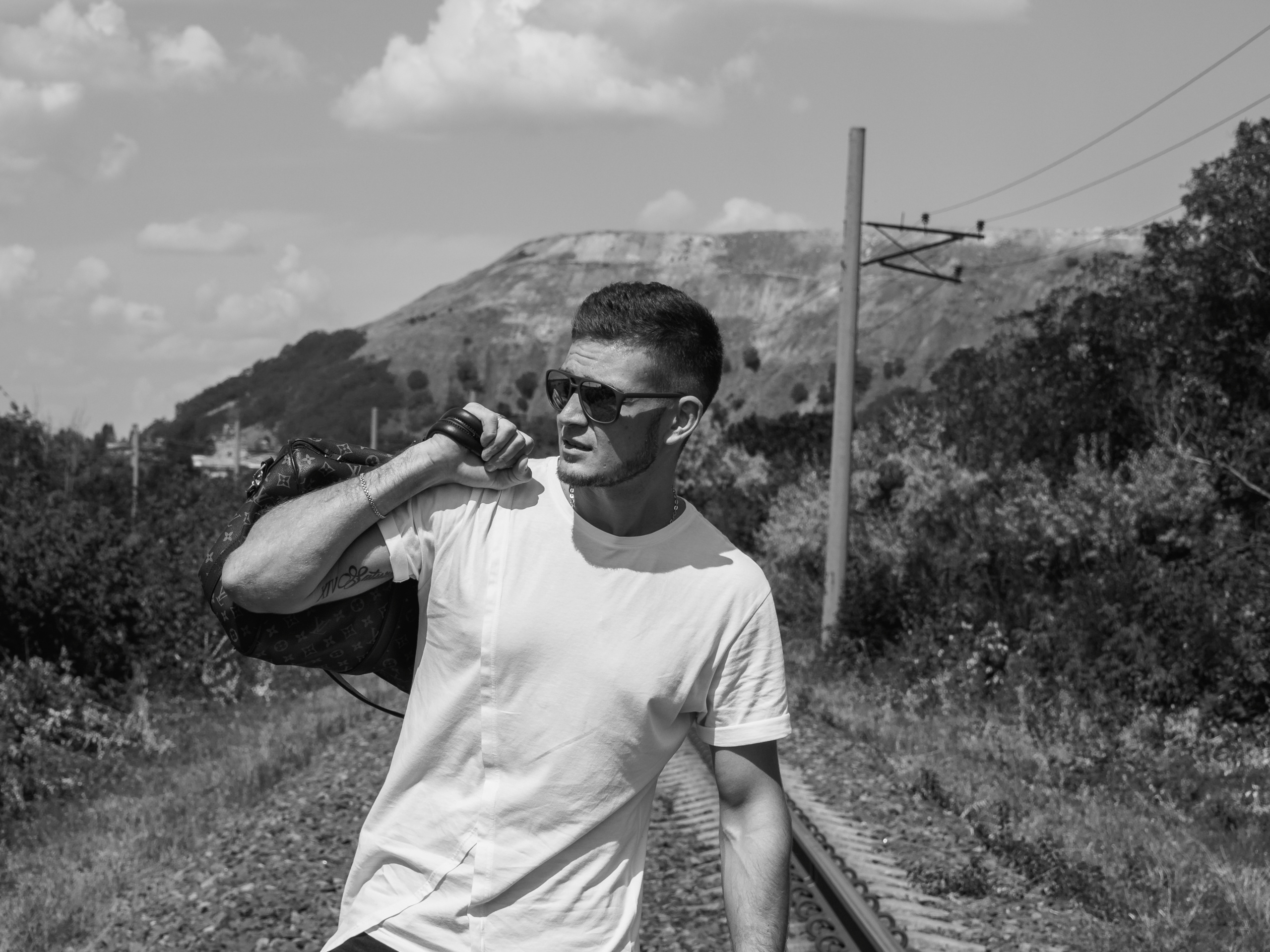 «Бонни и Клайд или приключение модной сумки». Бизнес, мужской фотограф в Краснодаре | Аксёнов Алексей Владимирович