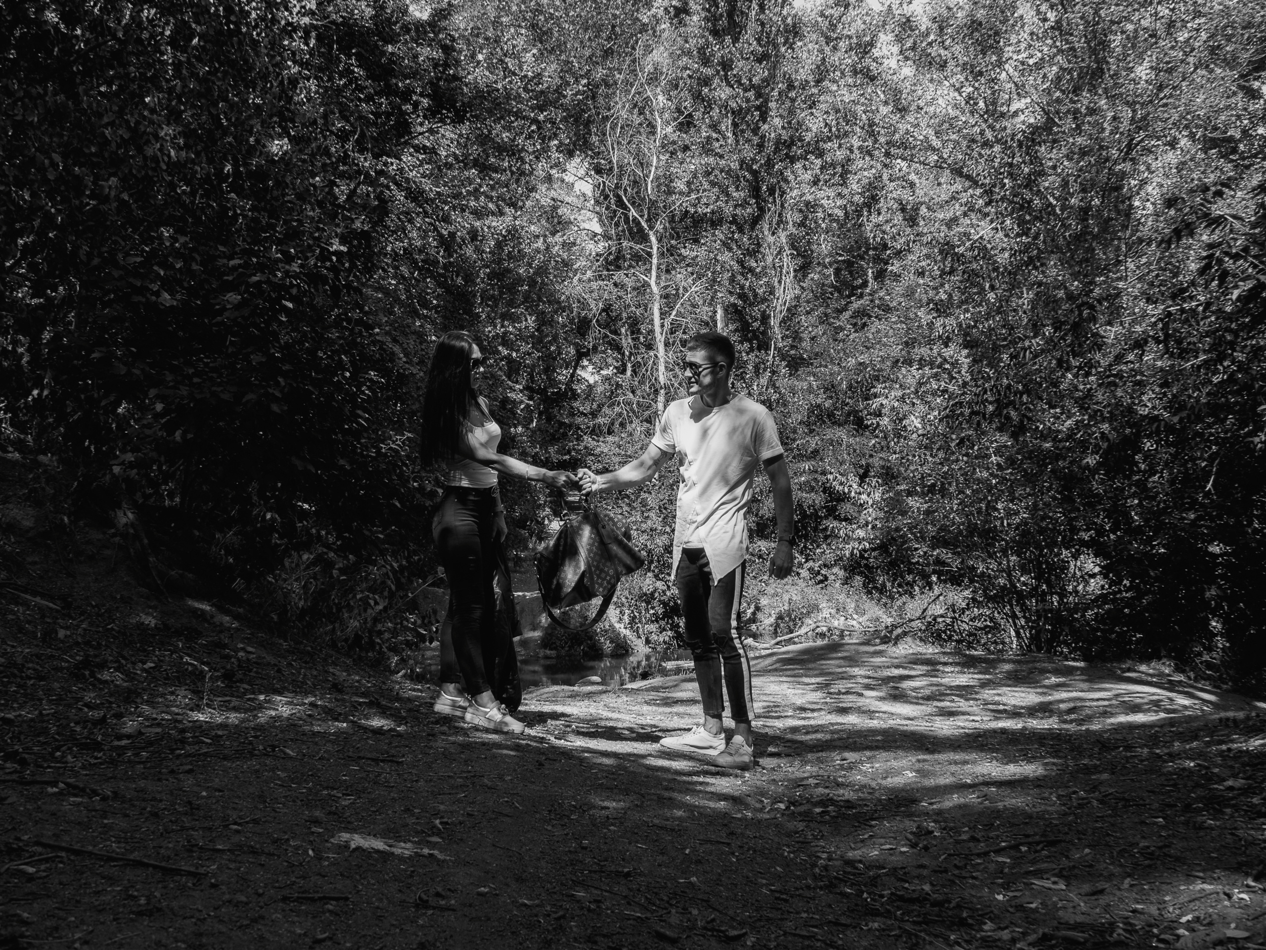 «Бонни и Клайд или приключение модной сумки». Бизнес, мужской фотограф в Краснодаре | Аксёнов Алексей Владимирович