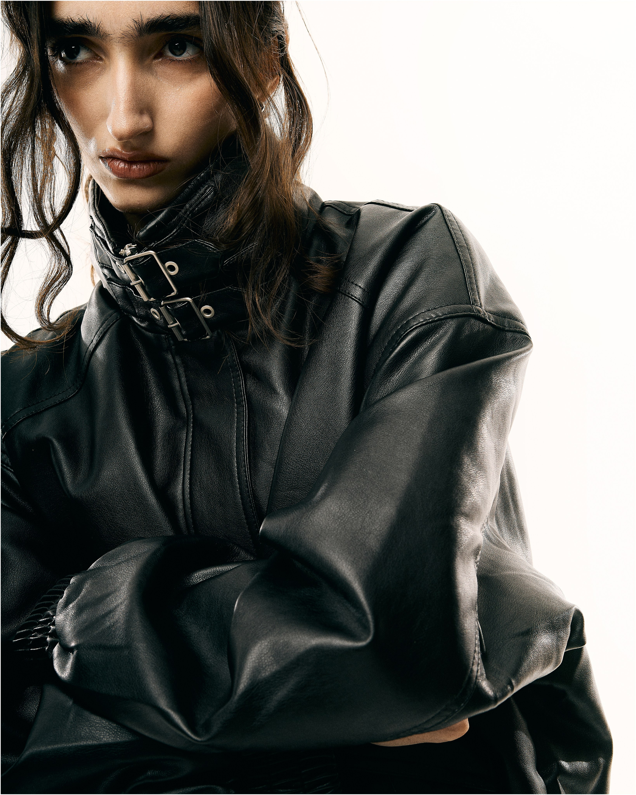 Для брендов. Казанский фотограф-минималист Сюмбель