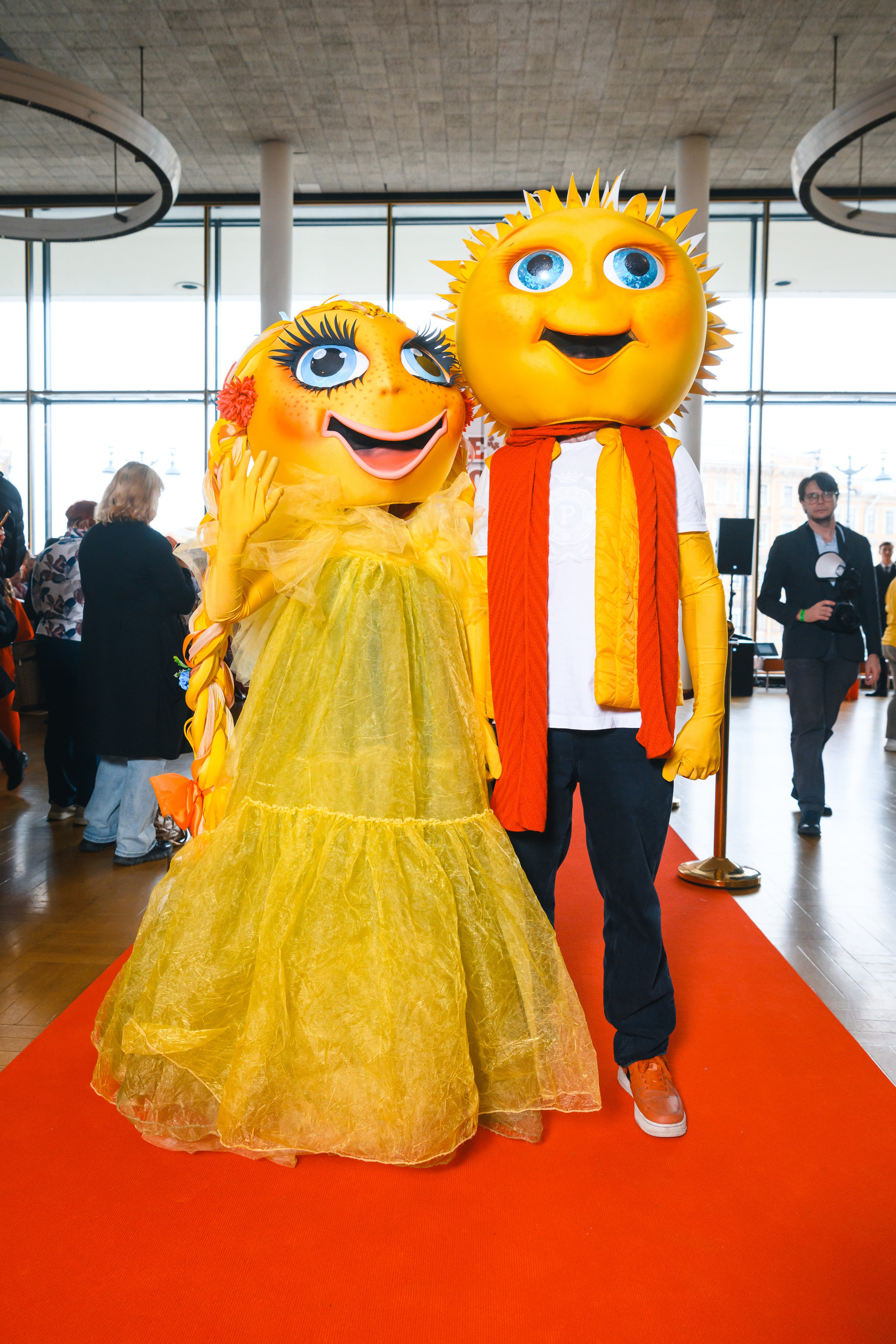 23 апреля, красная дорожка, БКЗ Октябрьский, г. Санкт-Петербург. Золотое яблочко