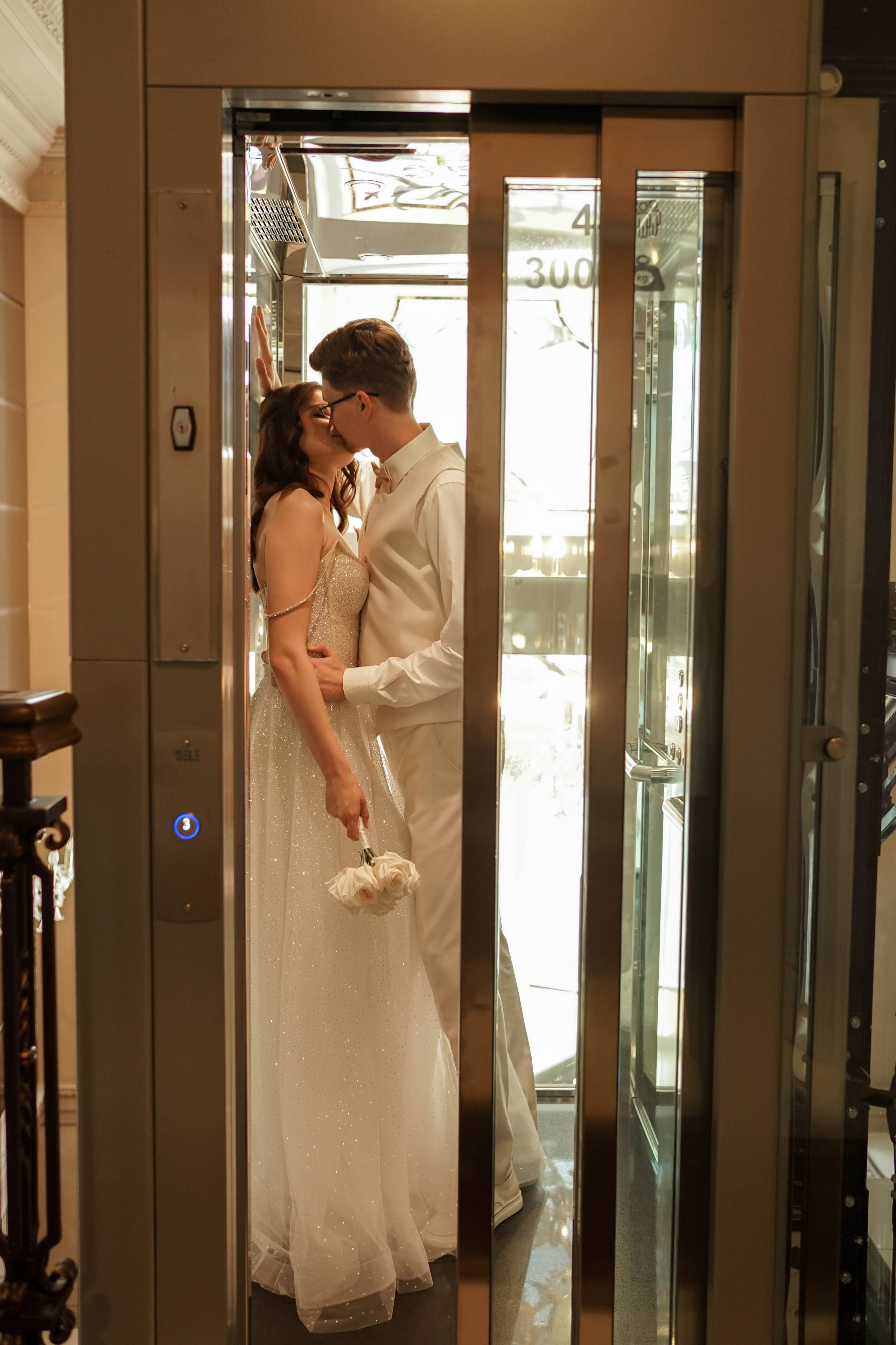 Яна и Никита: сборы в отеле, регистрация и банкет. Фотограф в Иркутске