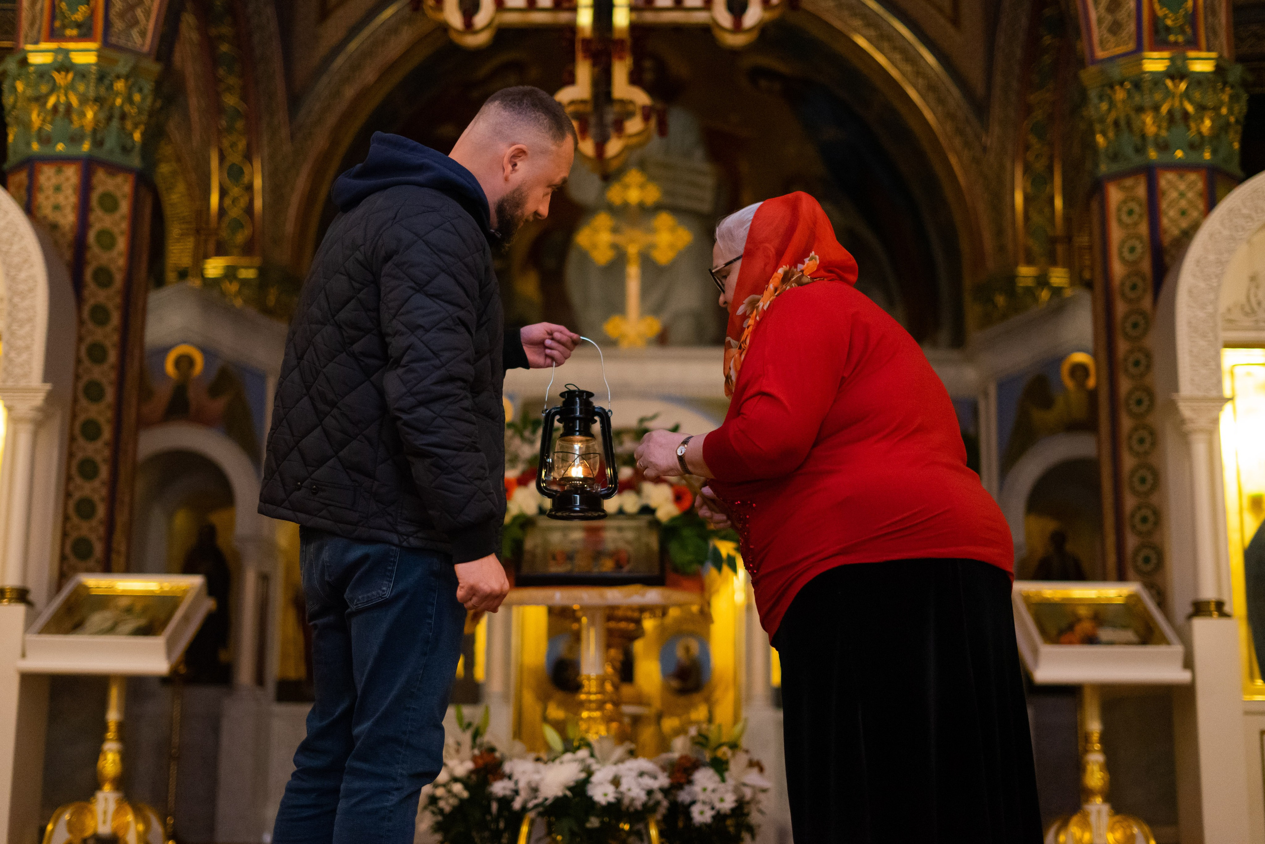 Передача благодатного огня. ДМИТРИЙ ХОРУНЖИЙ — репортажный фотограф, видеограф СПБ