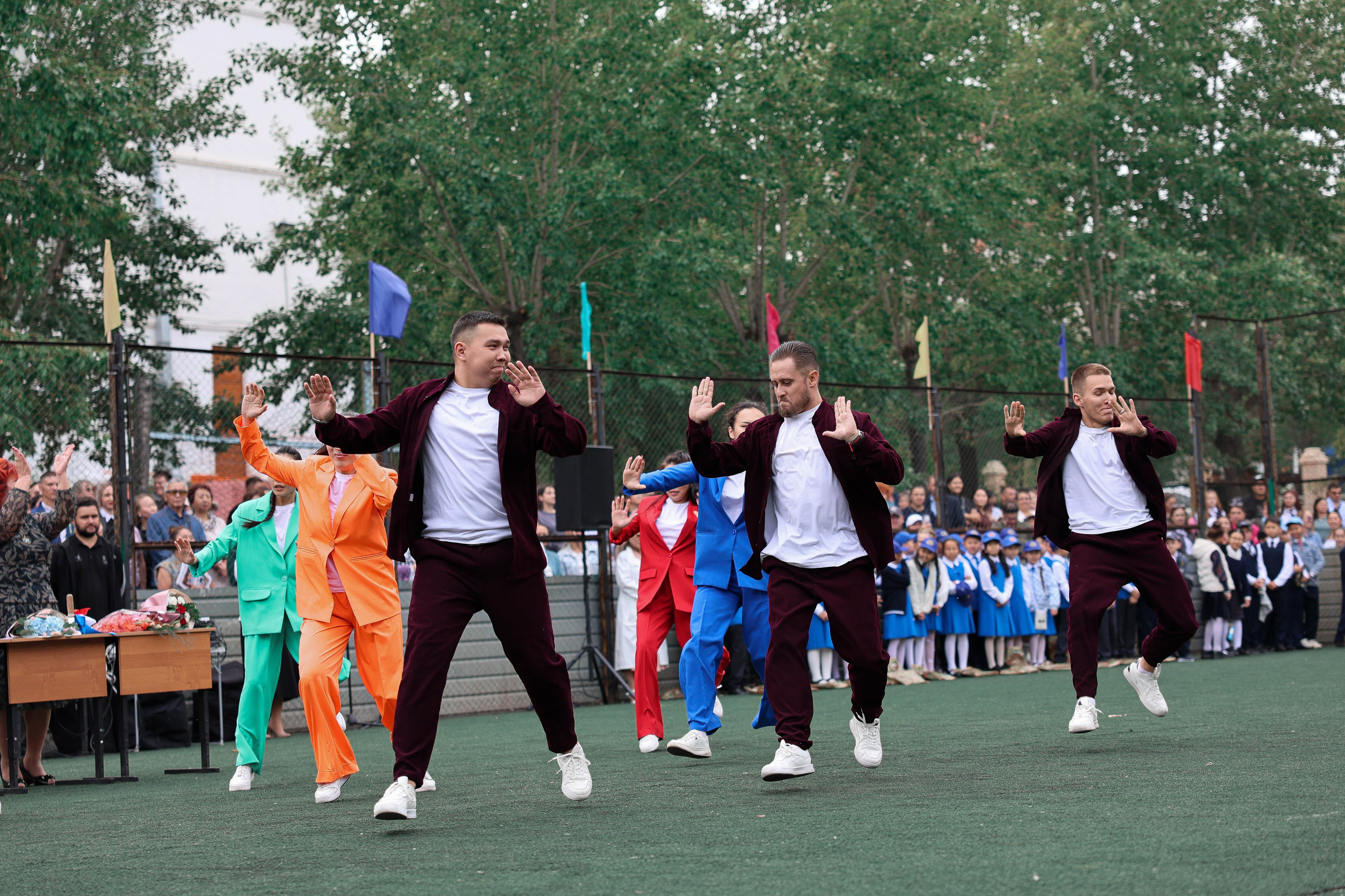 День знаний 2025. Свадебный и Школьный фотограф Улан-Удэ Бурятия Джулия Топоева Выпускные альбомы Фотограф на мероприятие