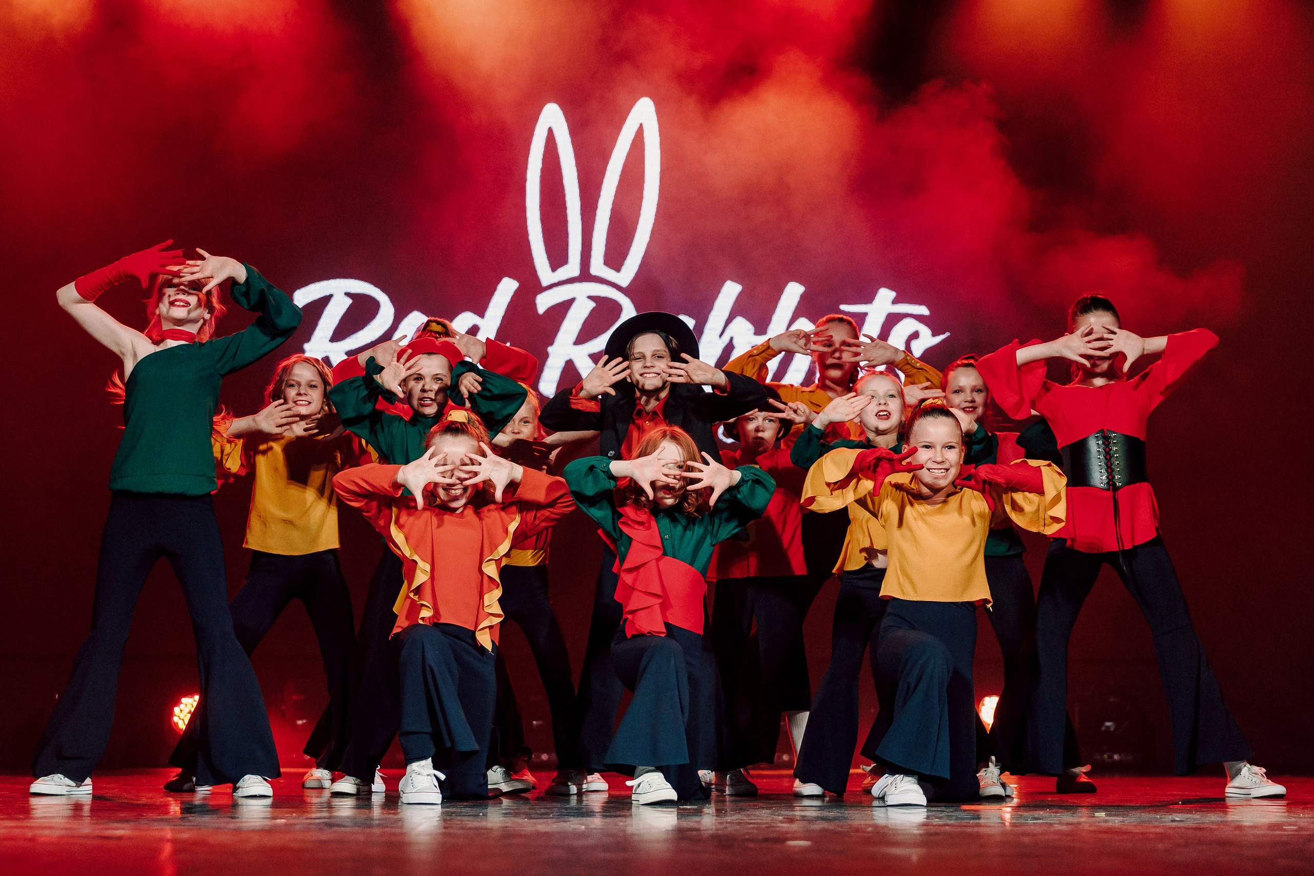 Отчётный концерт танцевальной школы «Red Rabbits» 2025. Лёшка Варзегов — фотограф