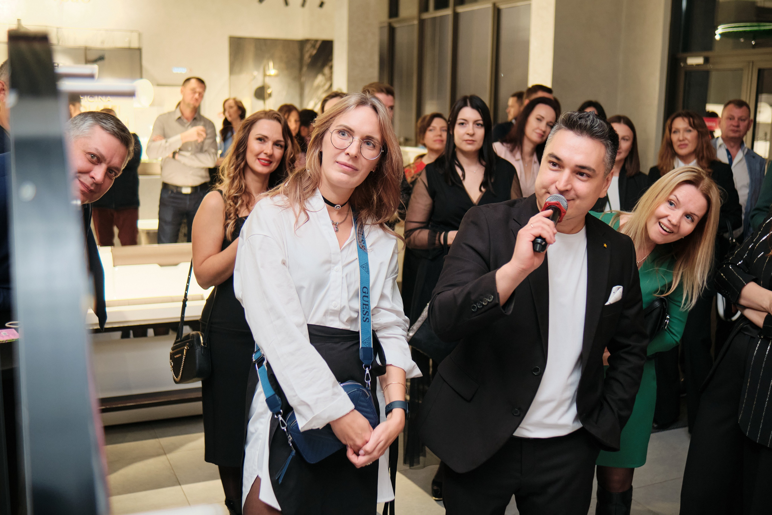 Открытие салона 100 градусов. Антон Ив