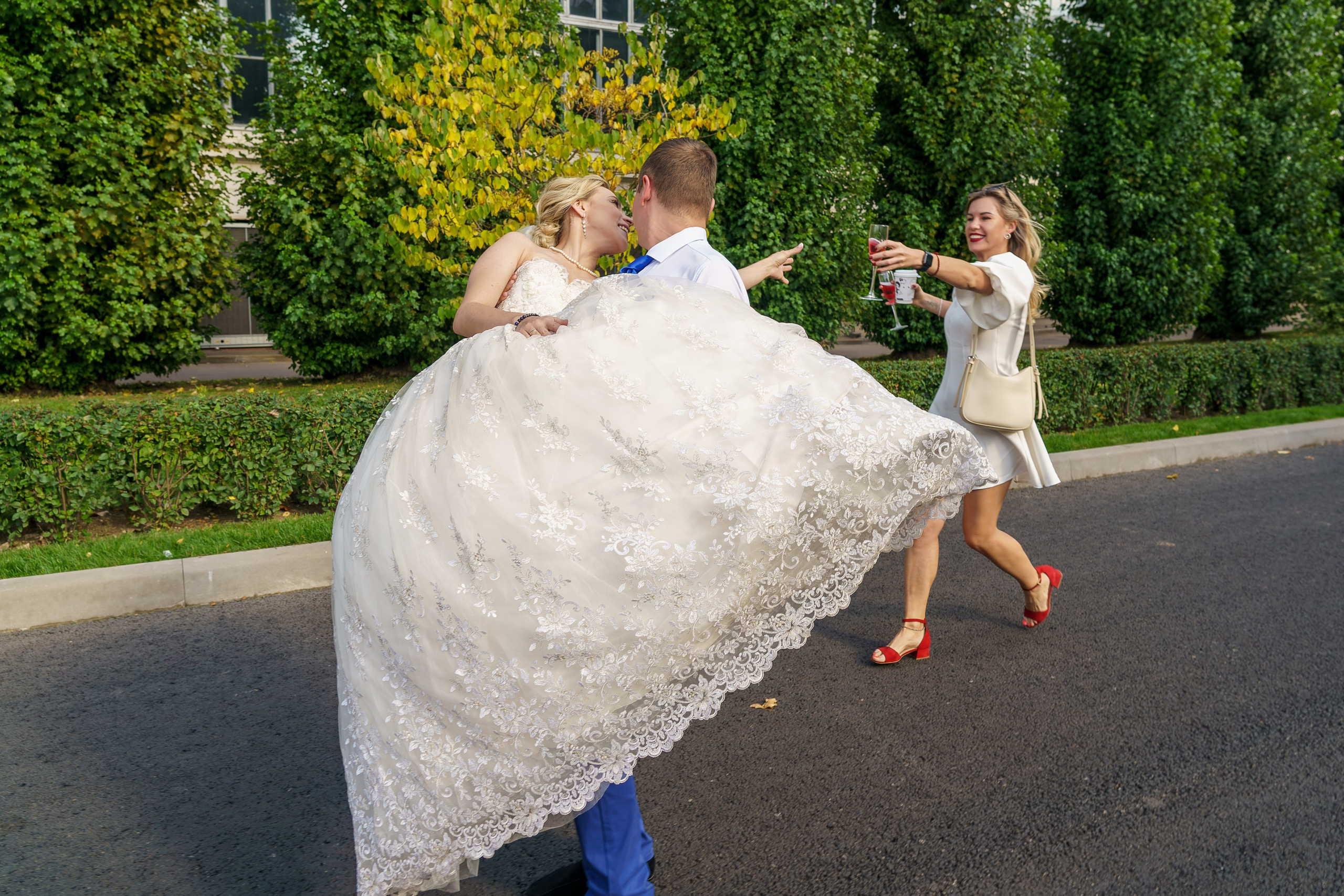 Альбом свадебная фотосъёмка, венчание, утро невесты, роспись, банкет. «Студия DRONAVT`s» — видеосъёмка и фотография г. Москва