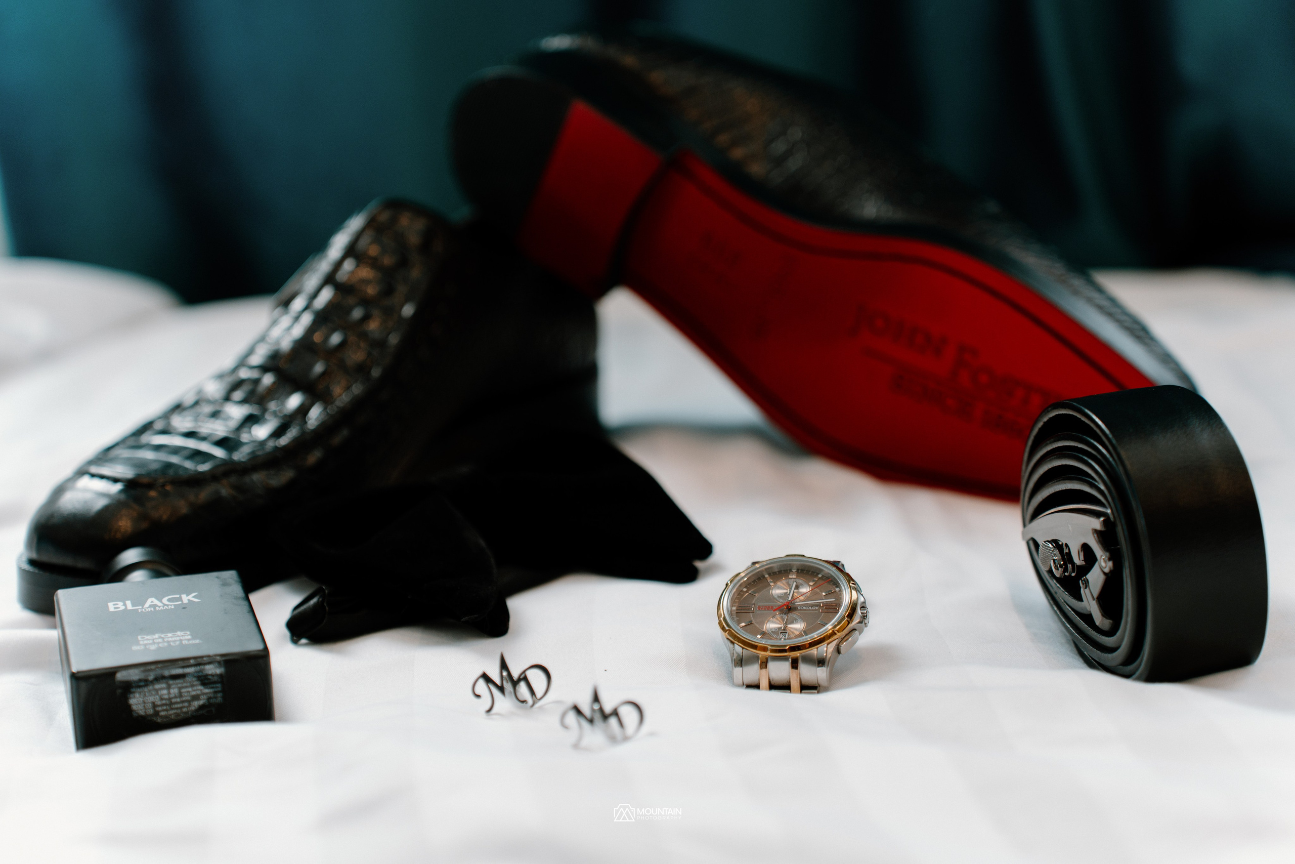 Dany & Mika. Я занимаюсь событийной, свадебной, товарной, студийной… фотографией