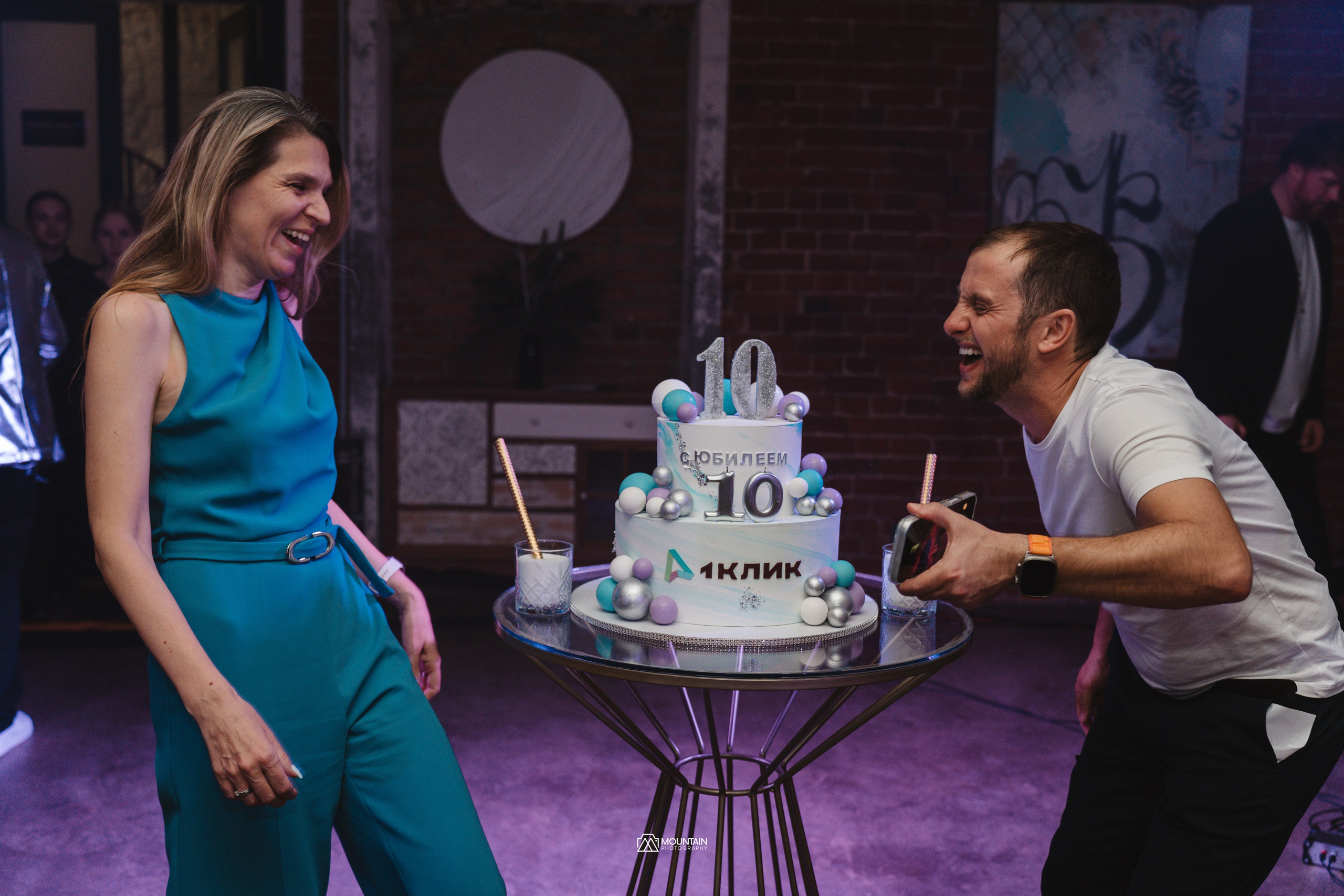 1klick End of year Party. Я занимаюсь событийной, свадебной, товарной, студийной… фотографией