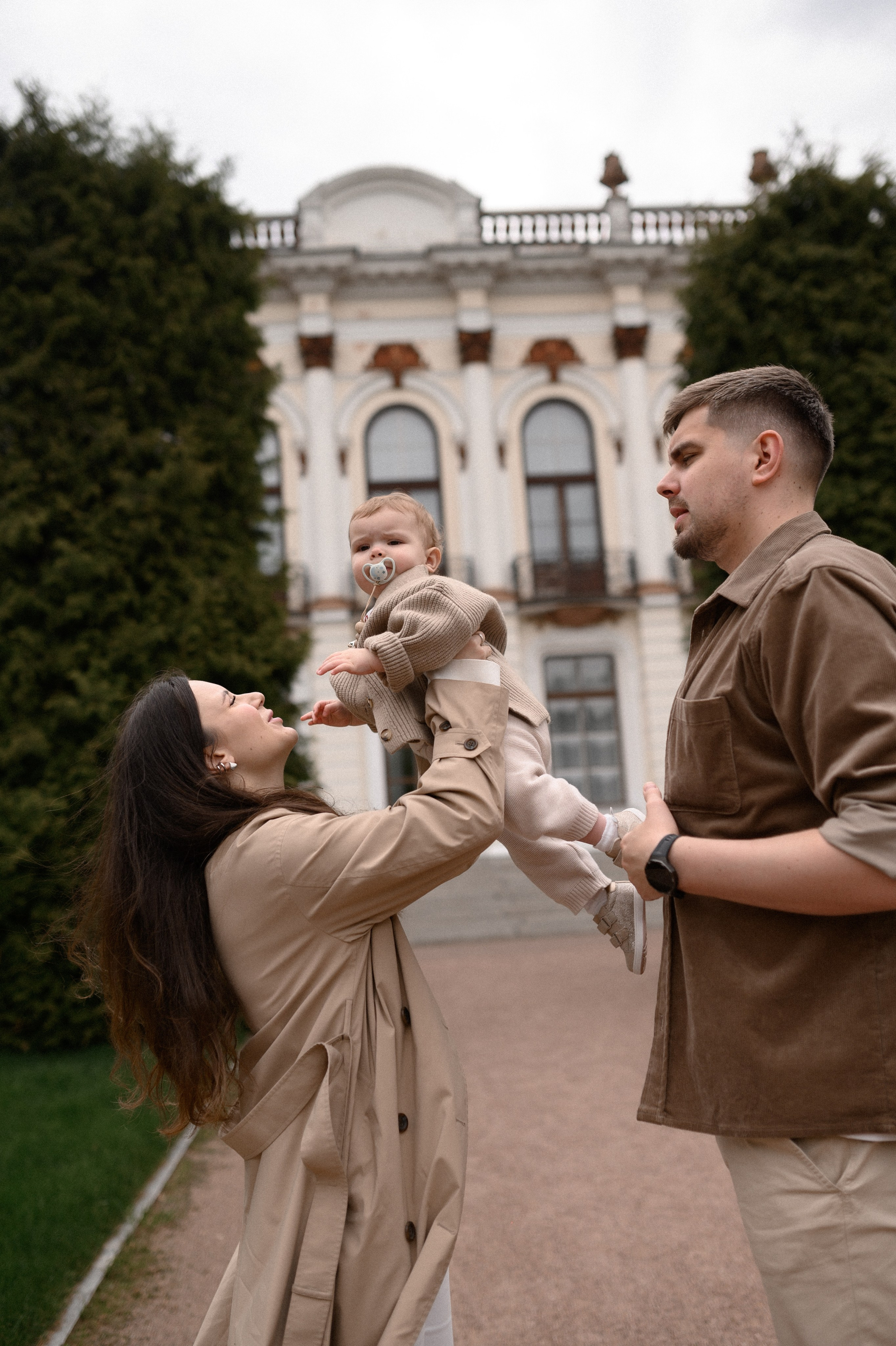 Даня, Лида и Эмма. Прогулка по усадьбе. Семейный и свадебный lifestyle-фотограф в Москве Мария Петрова