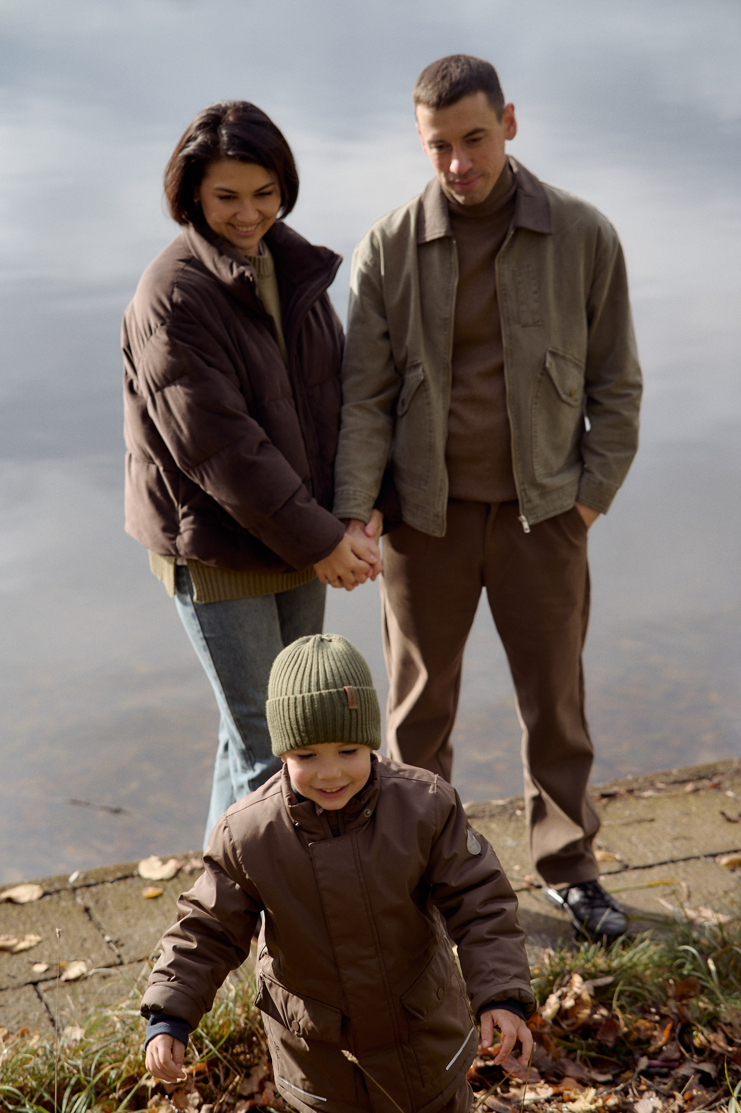 Вова, Юля и Максим в осеннем парке. Семейный и свадебный lifestyle-фотограф в Москве Мария Петрова