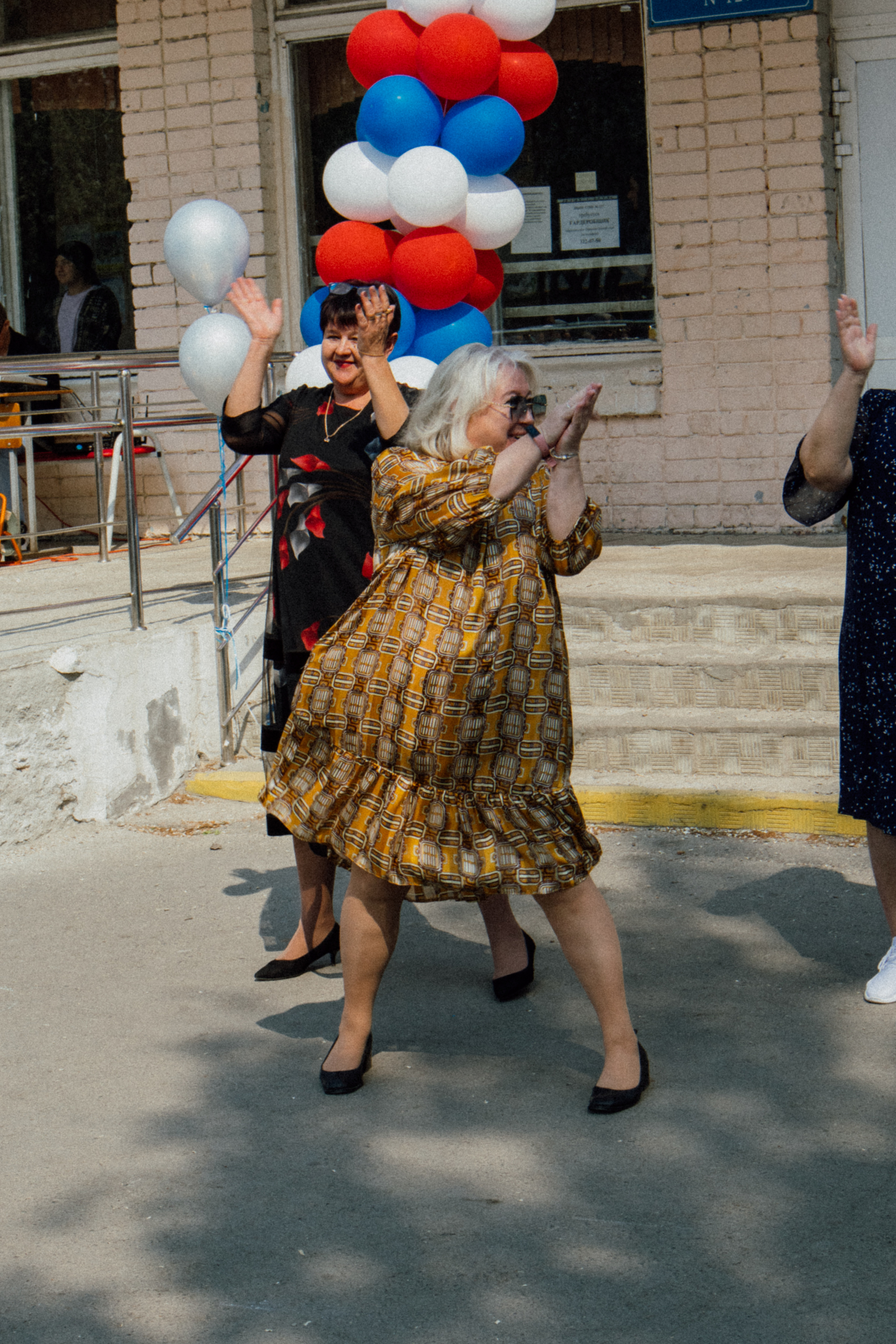 Последний звонок | школа № 127. ФОТОГРАФ ЕКАТЕРИНБУРГ | МАРГАЧЕВ