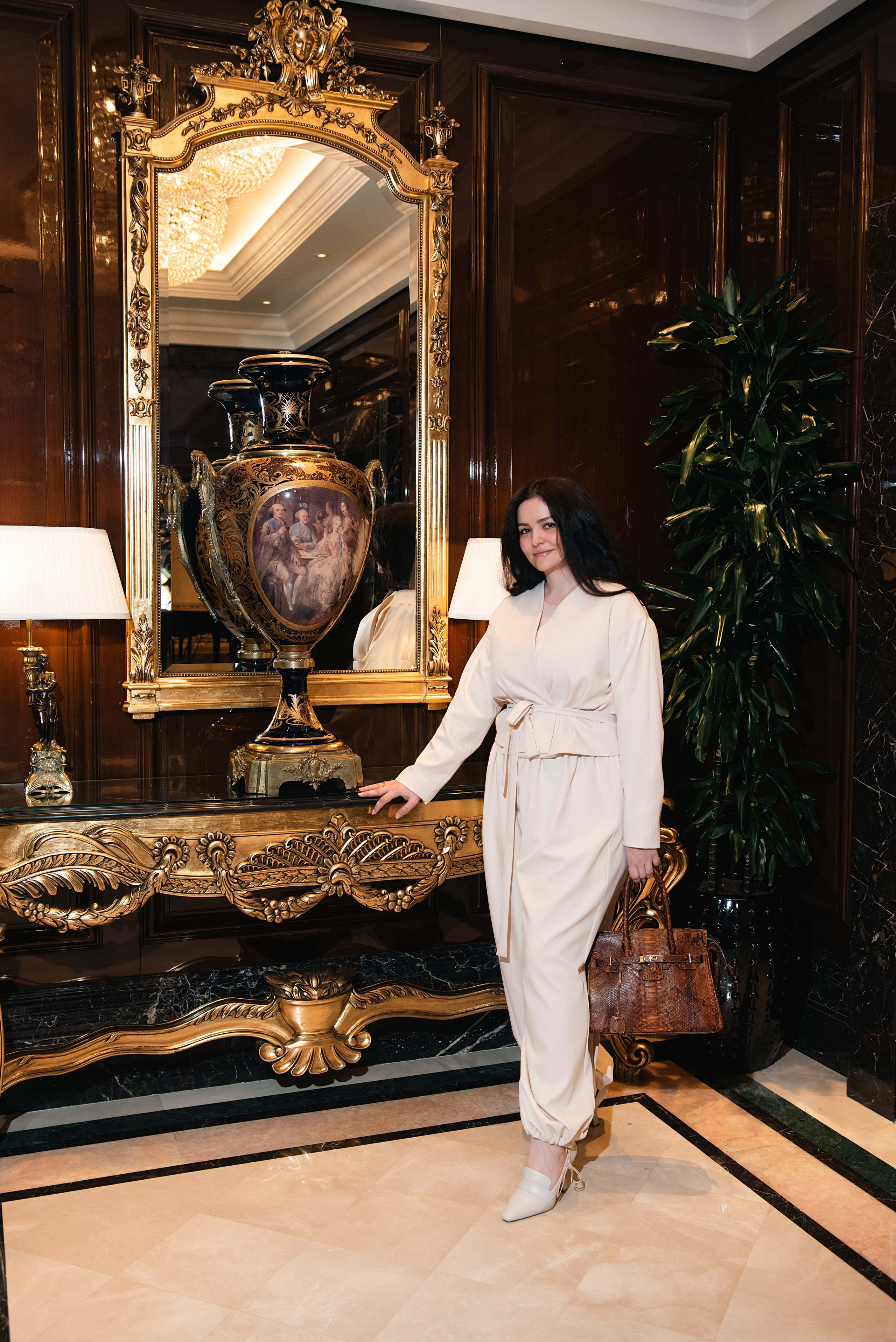 Блогеры, предприниматели. Фотограф, визажист. Москва