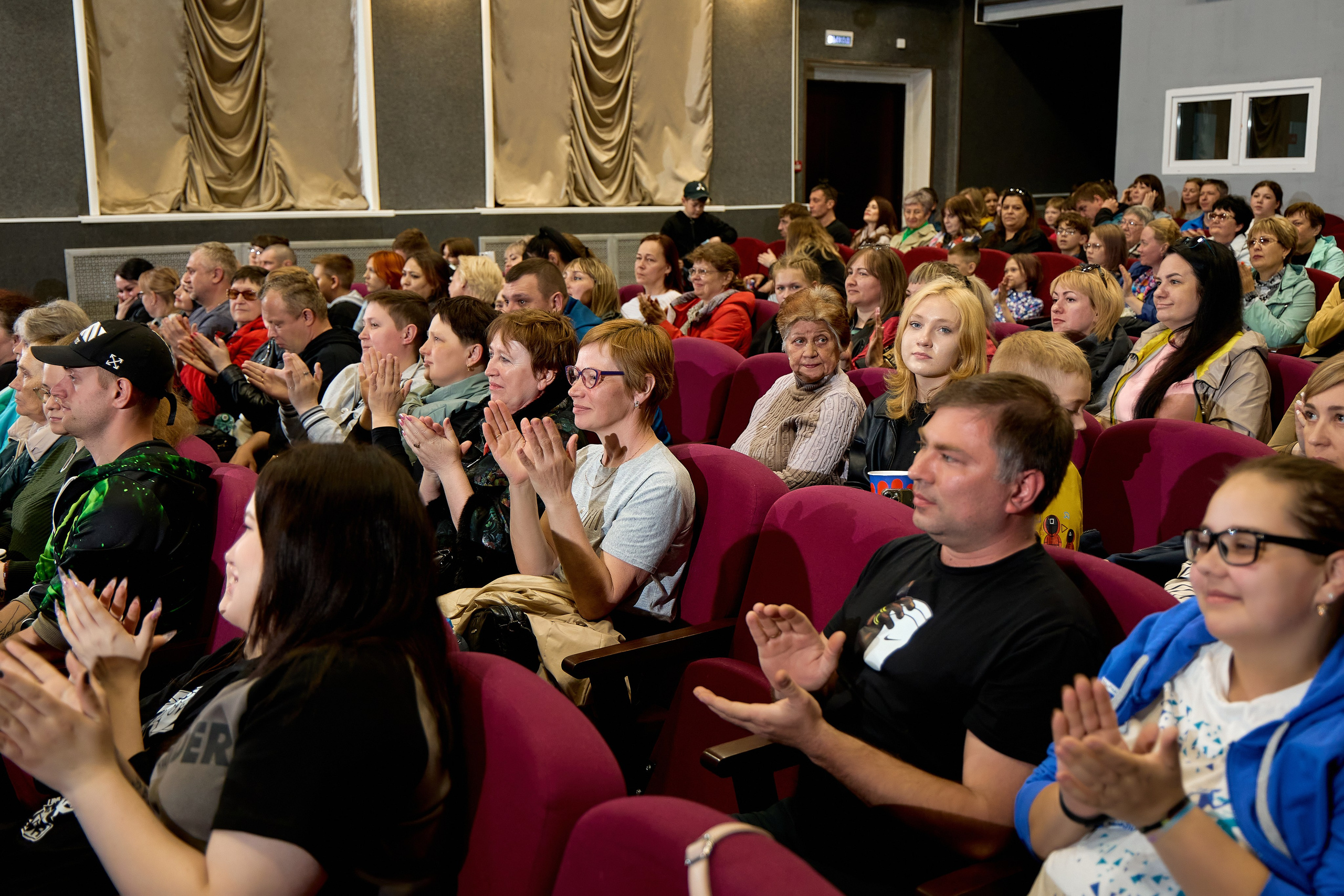 Кинопоказ, дима красилов, киностудия горького. Свадебный репортажный и фуд фотограф в Барнауле Гайфулин Виталий