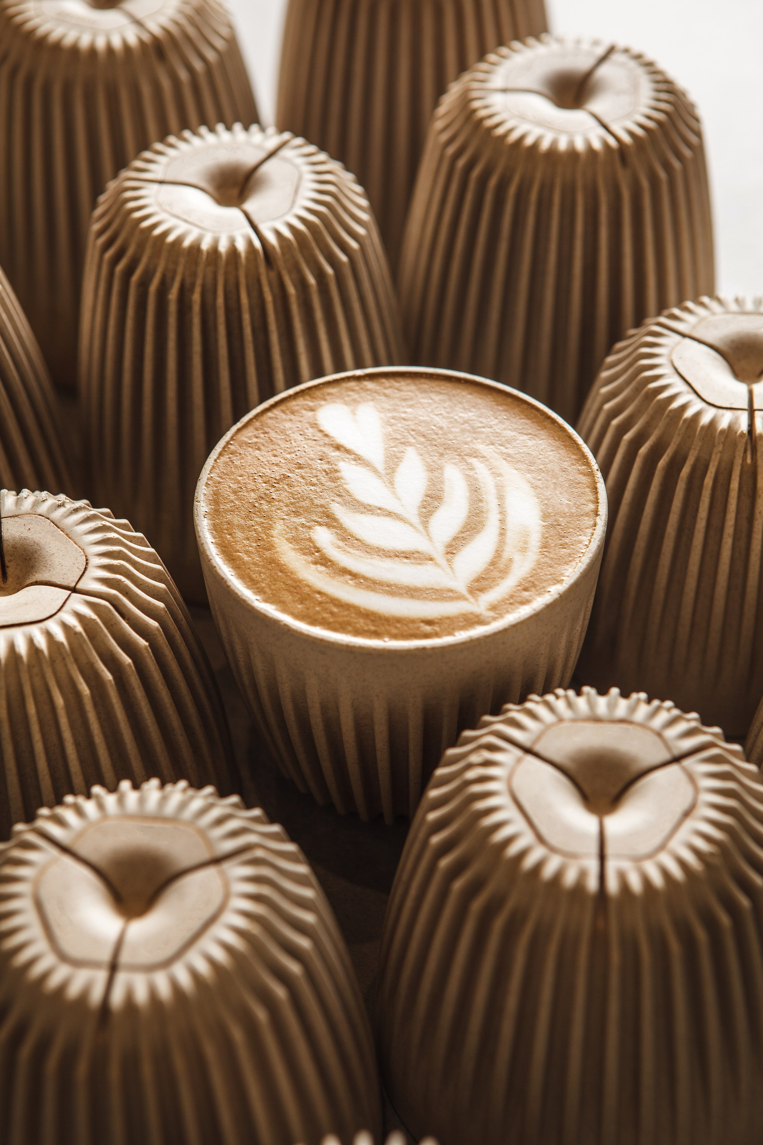 ФОТОСЪЁМКА С ИСПОЛЬЗОВАНИЕМ РЕКВИЗИТА / ДЕМОНСТРАЦИОННАЯ ПОДАЧА. Ильшат Бикмиев — предметный фотограф. Каталог и рекламная съёмка для бизнеса Алматы. Качественные фото для бизнеса, маркетплейсов интернета