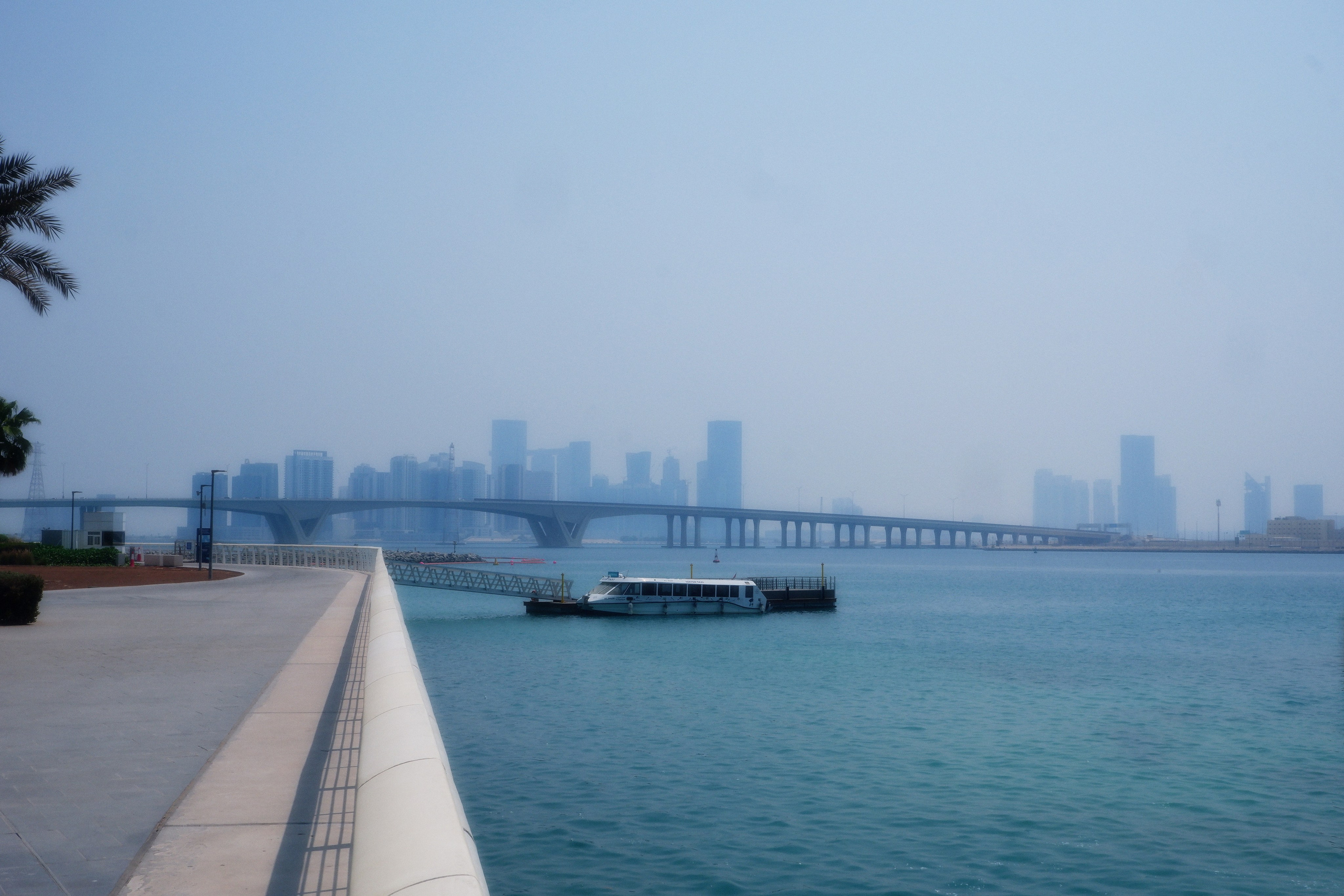 UAE. ANNA — PHOTOGRAPHER