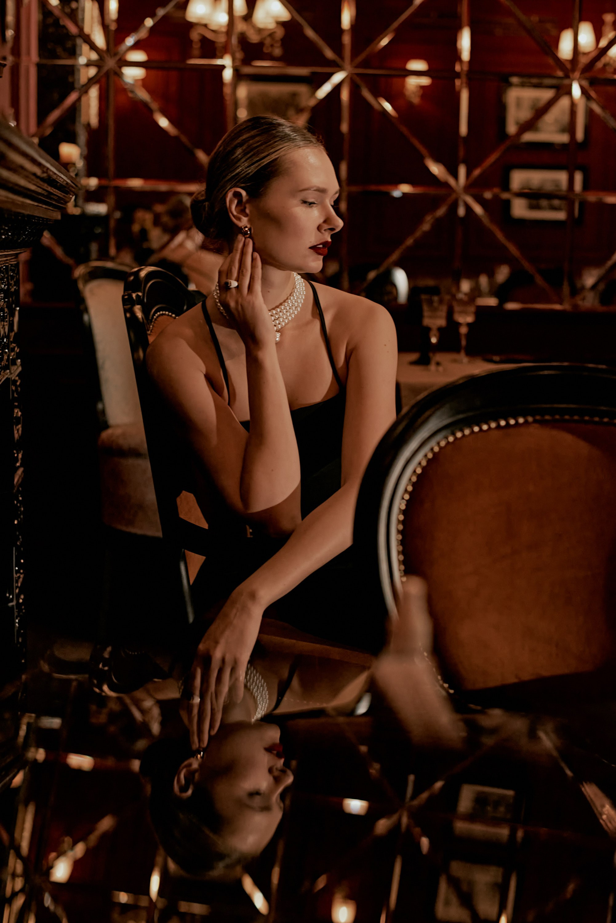 Пара влюбленных в ресторане. Этот день они запомнят на всю жизнь