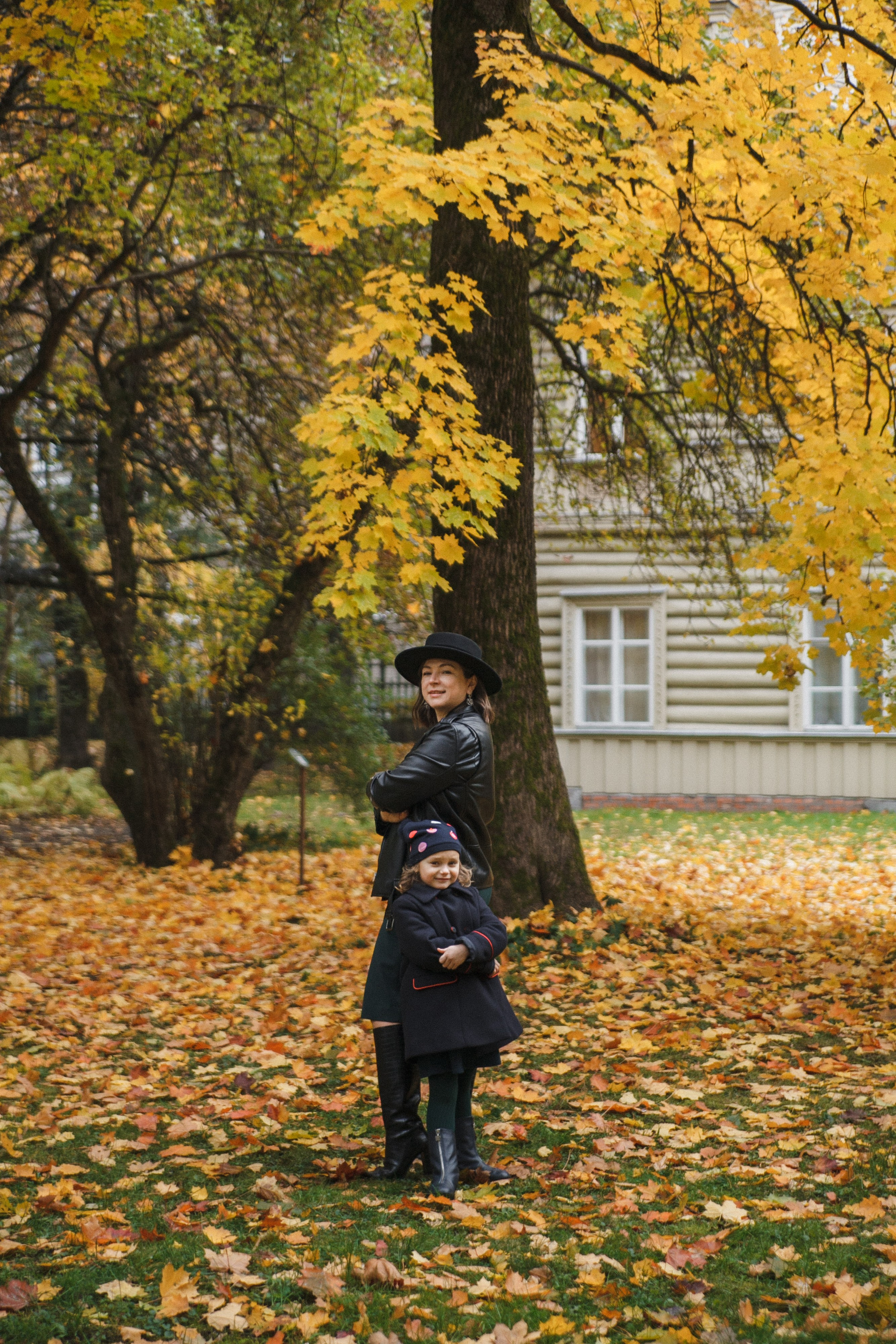 4 ноги, Терем, чай и 1 маленький хвост. Семейный фотограф, свадебный фотограф, женский портрет в Санкт-Петербу