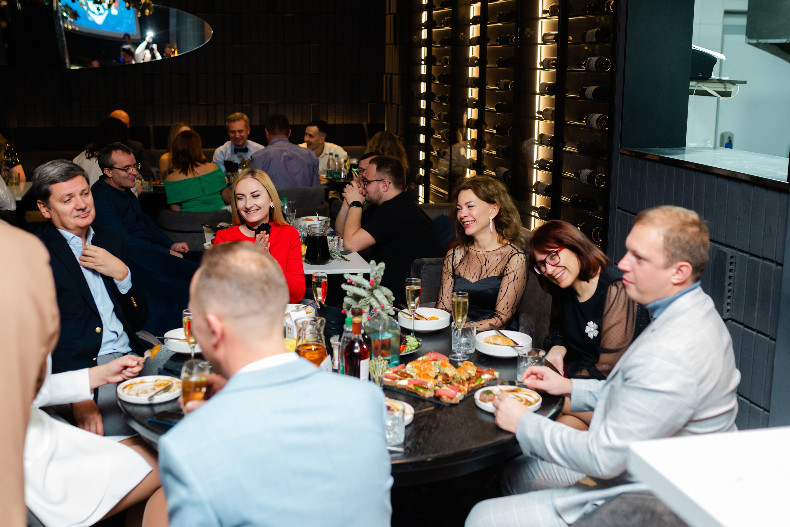 Корпоратив для «Компьютеры и периферия». Свадебный фотограф в городе Минск Крохмалюк Анна