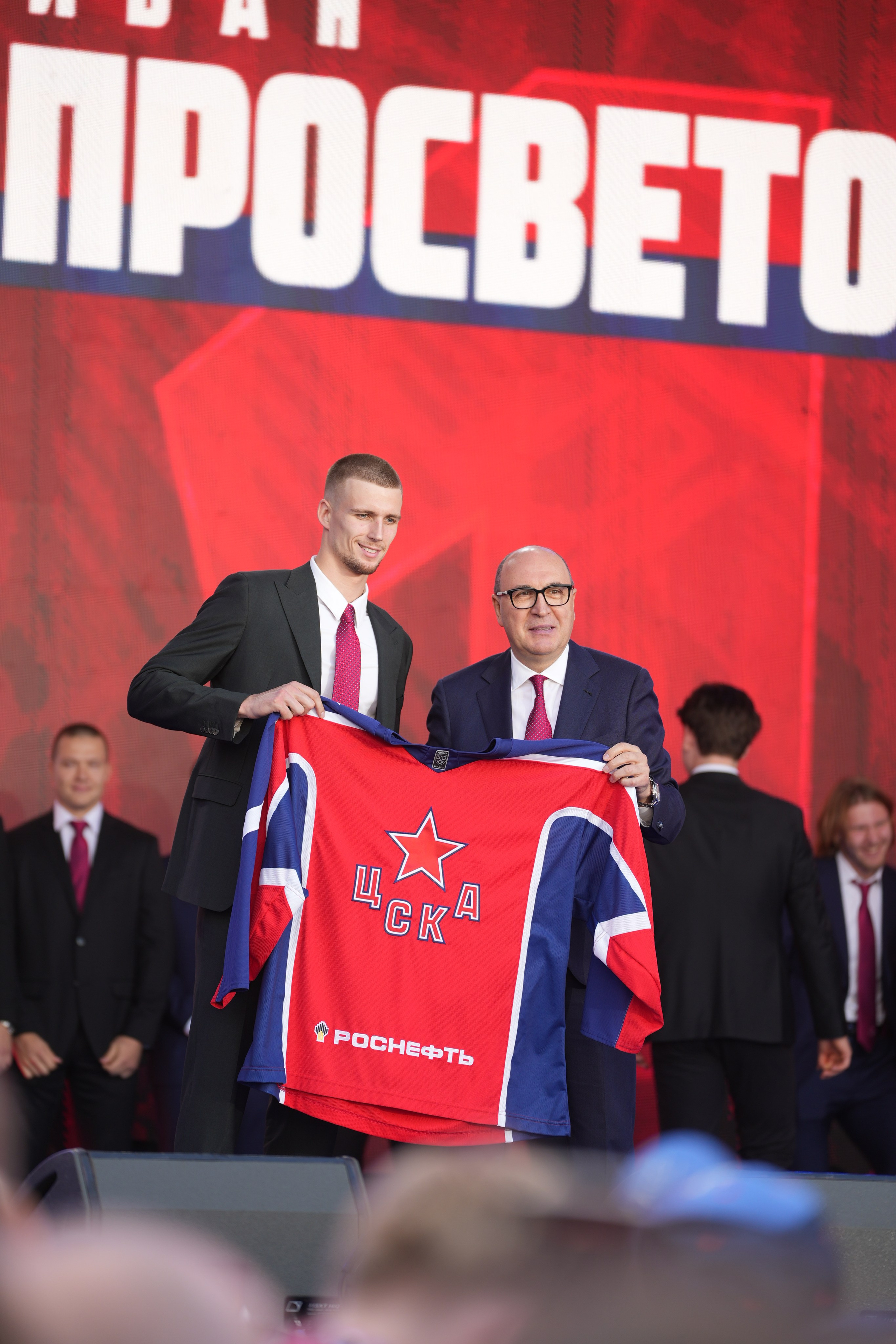 ЦСКА Фест 2024, фотографии хоккейного фестиваля от репортажного фотографа из Алматы Дениса Карпенко,. Сайт Алматинского НЮ АРТ, будуар и фэшн фотографа Дениса Карпенко