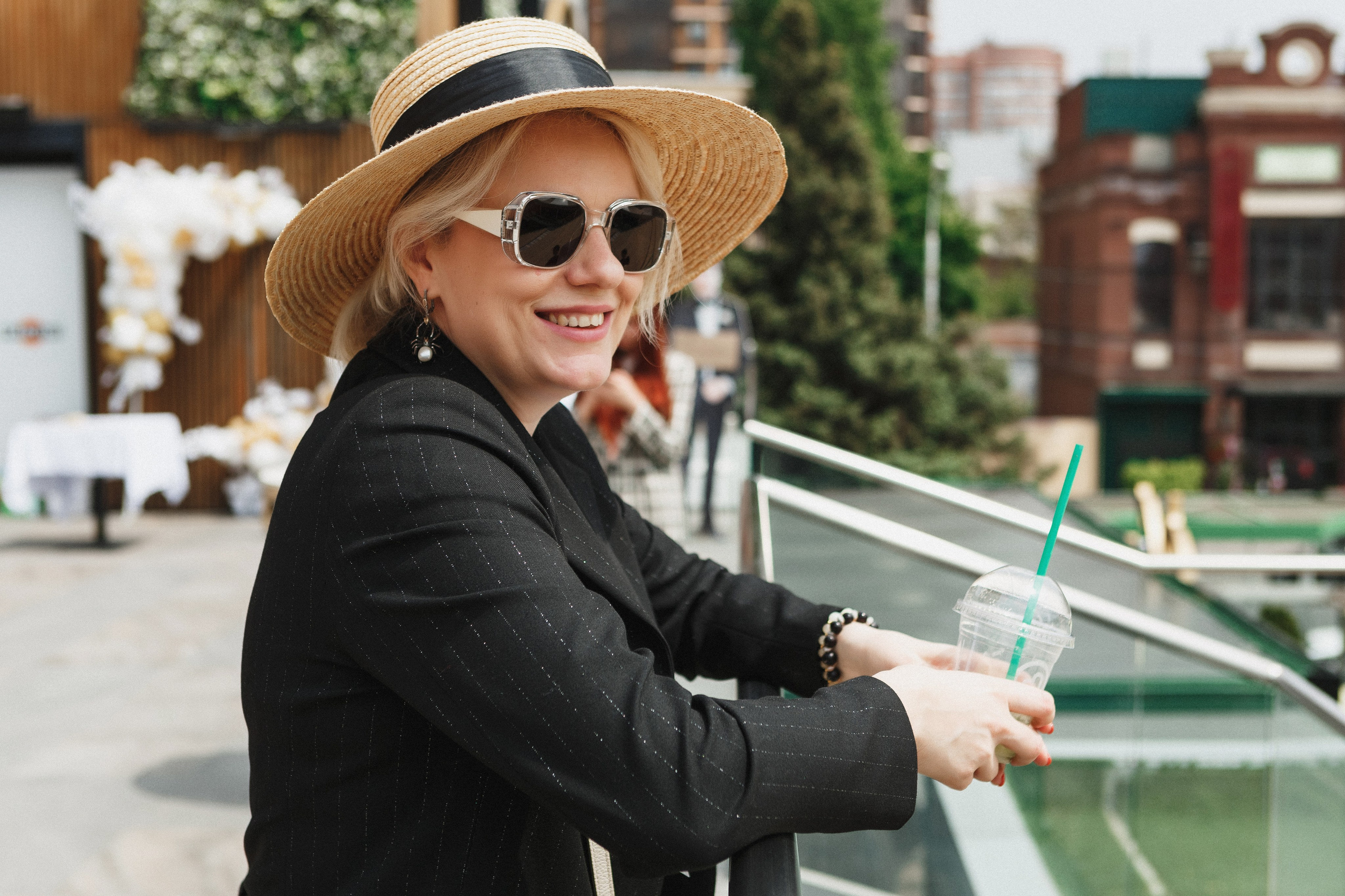 Моменты: Съёмка букета невесты в ТРЦ Большой, Ростов-на-Дону. Свадебный и семейный фотограф в Таганроге Бакарюк Антон