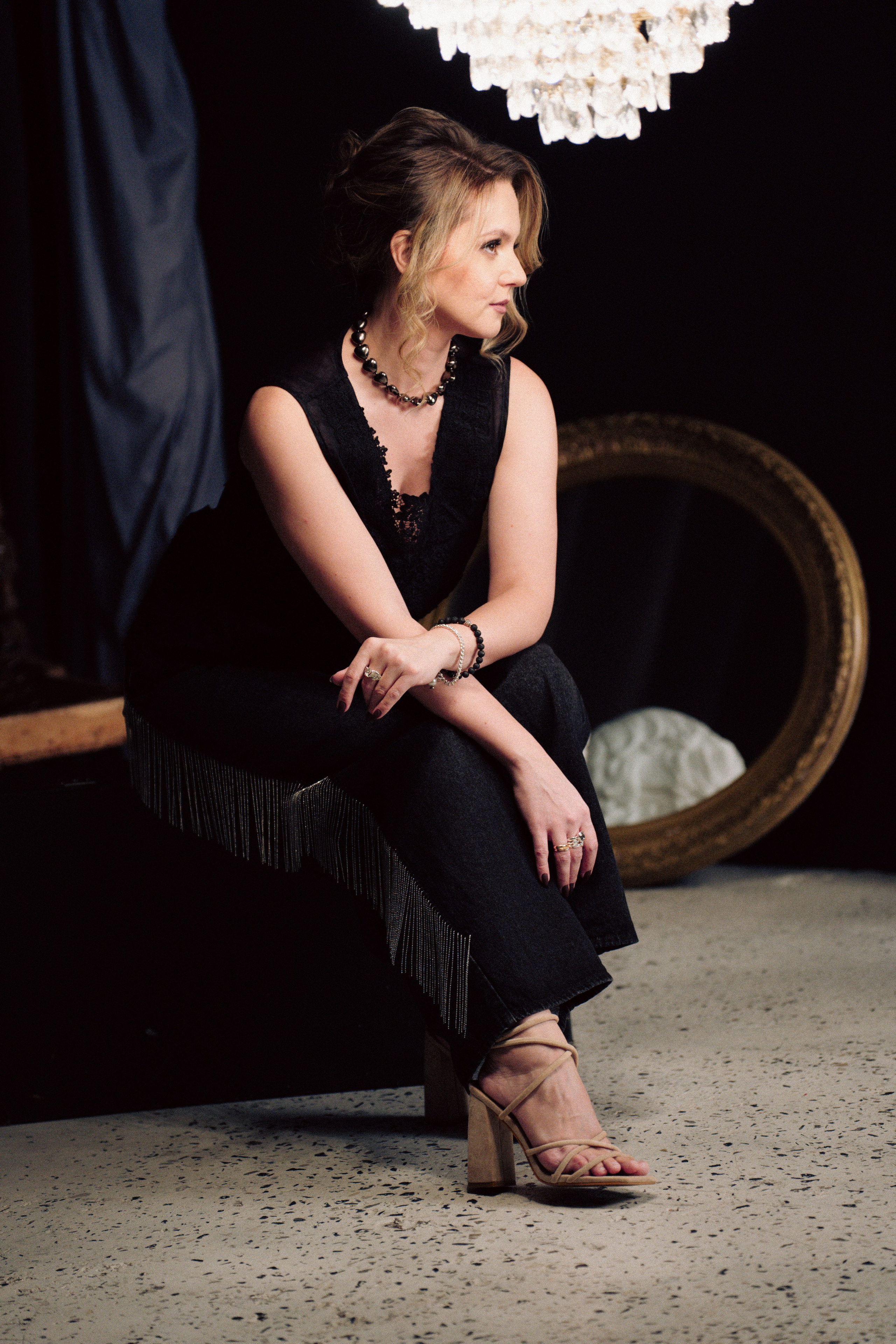 НОВОГОДНЯЯ ФОТОСЕСИИЯ В СТУДИИ ДЛЯ ДЕВУШКИ И ПРОГУЛКА ПО ЧЕРНЫШЕВСКОЙ. Профессиональный фотограф, Санкт-Петербург — Виктория Богомолова