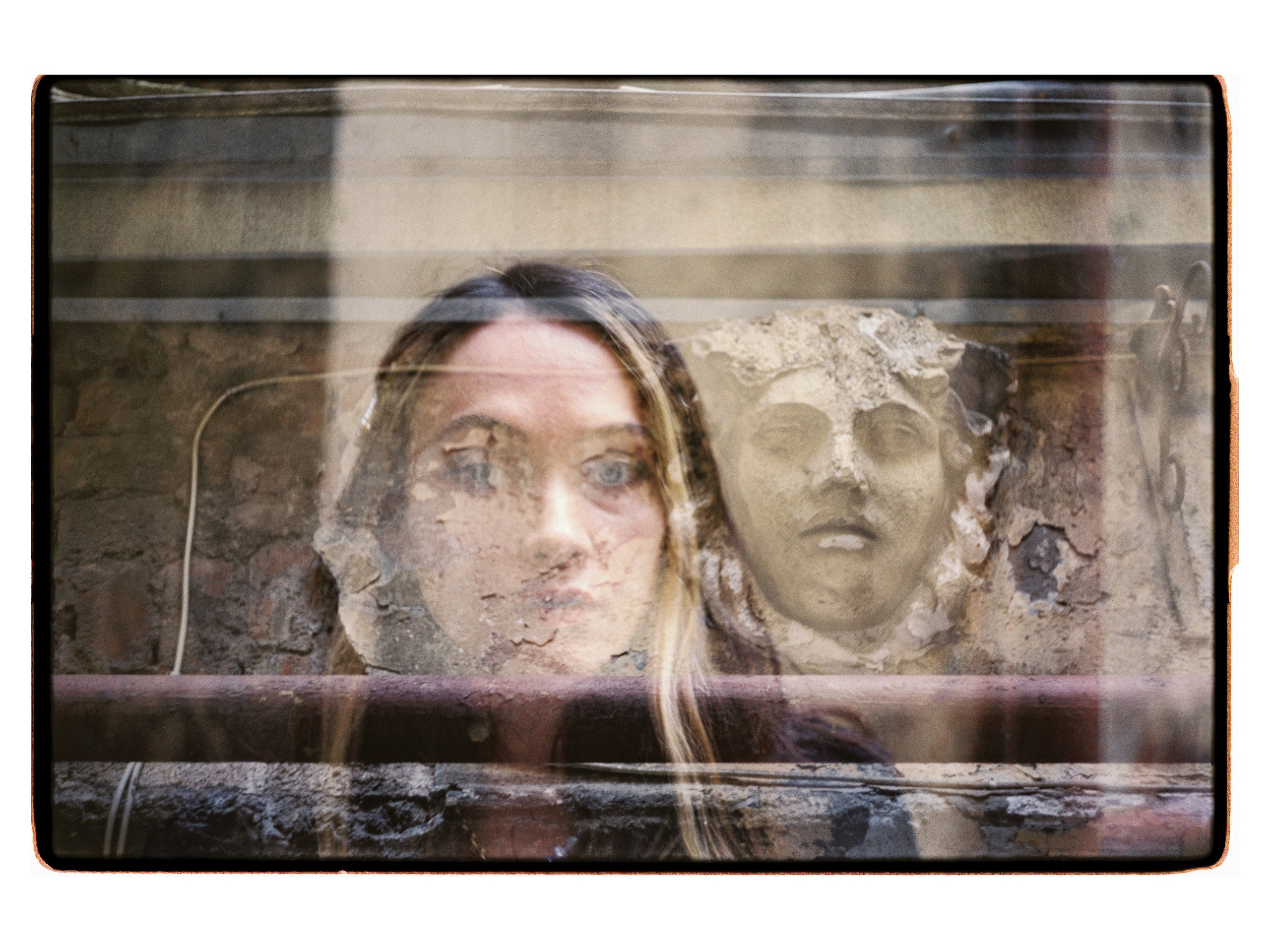 Прогулочная фотосессия на плёнку в Петербурге. Светлана Гопанюк. Портретный фотограф. Санкт-Петербург. СПб