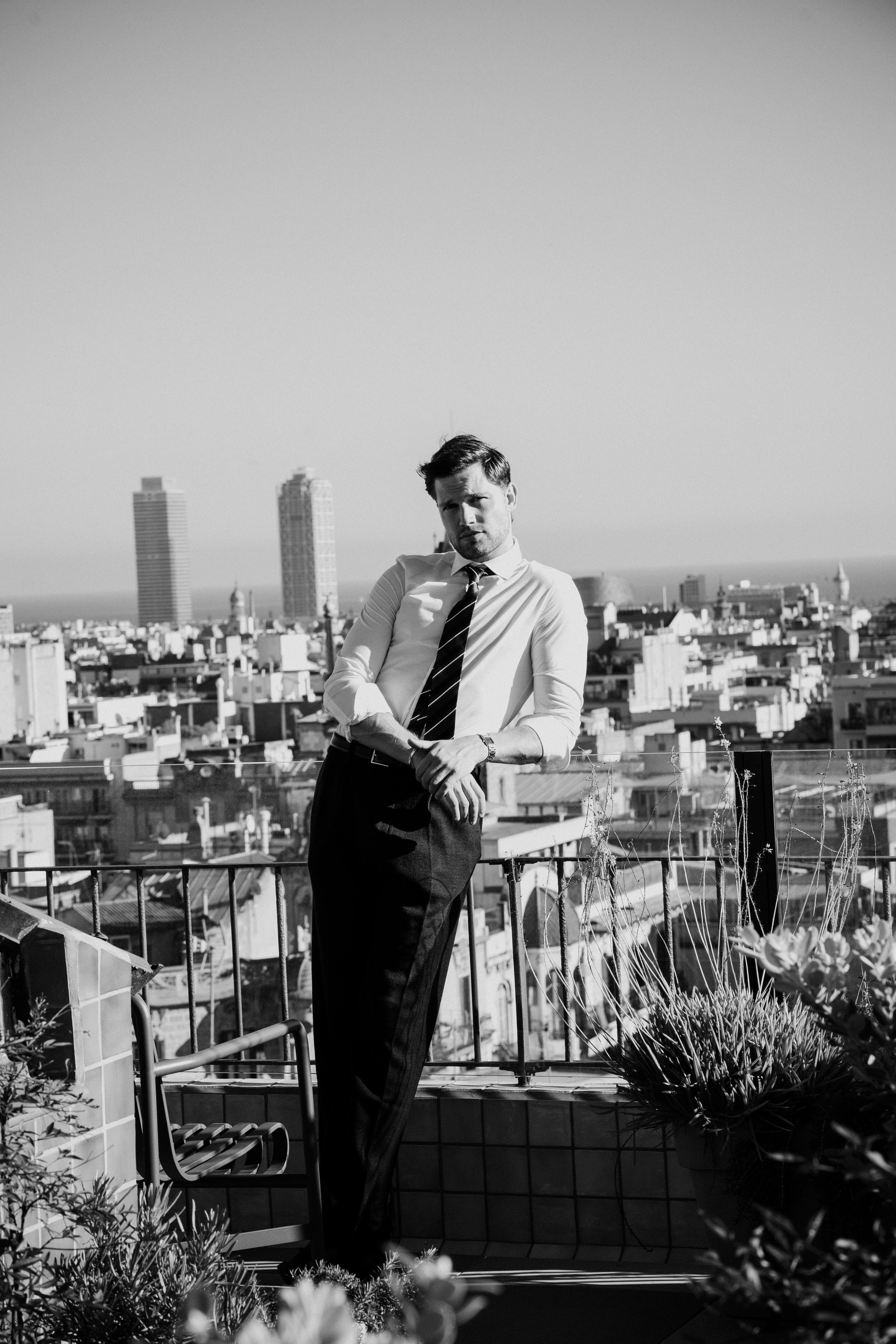 I am Diana, a portrait photographer. I take pictures around the world