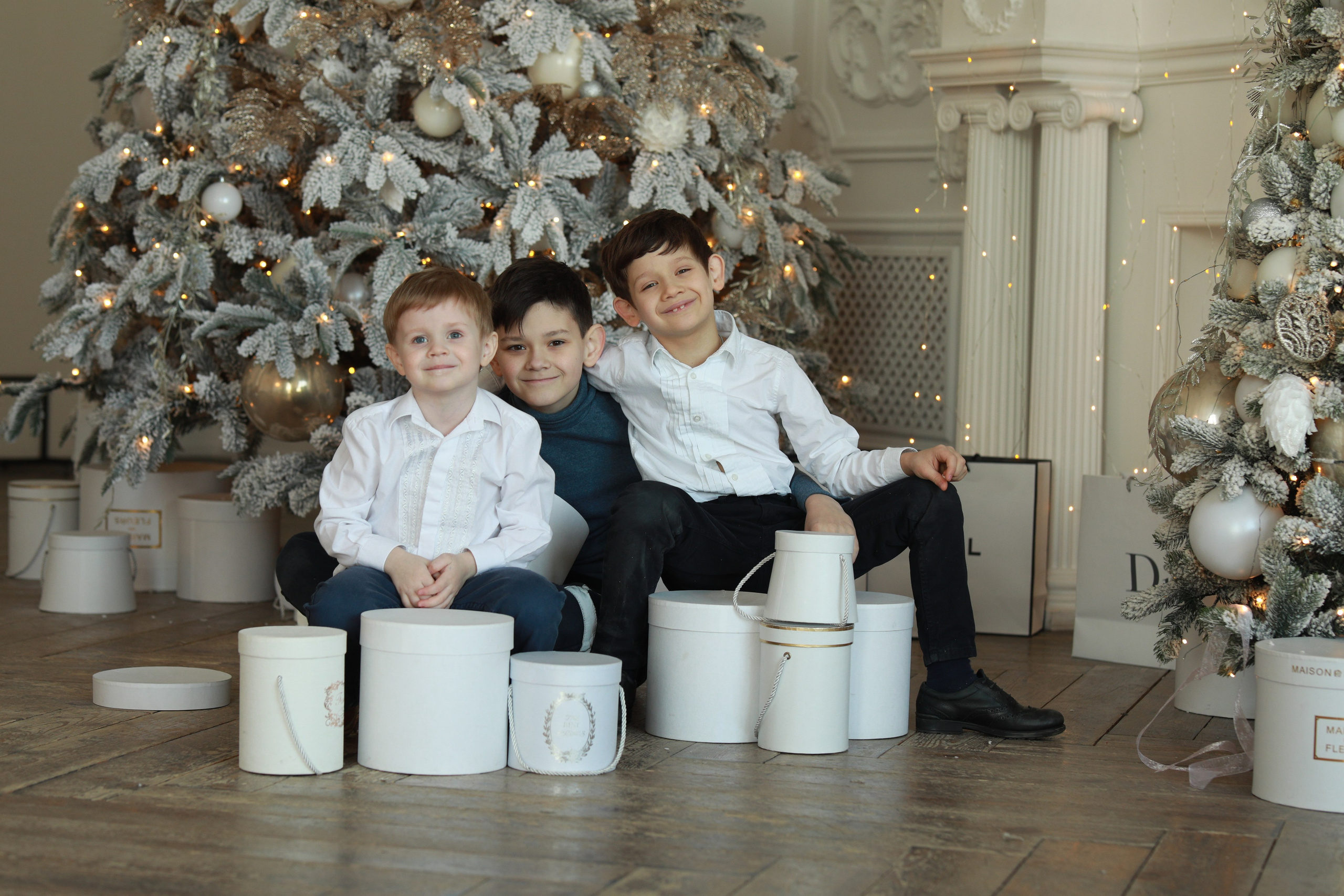 Новый год зал Angels. Фотограф Юлия Рязанова Москва семейный и детский