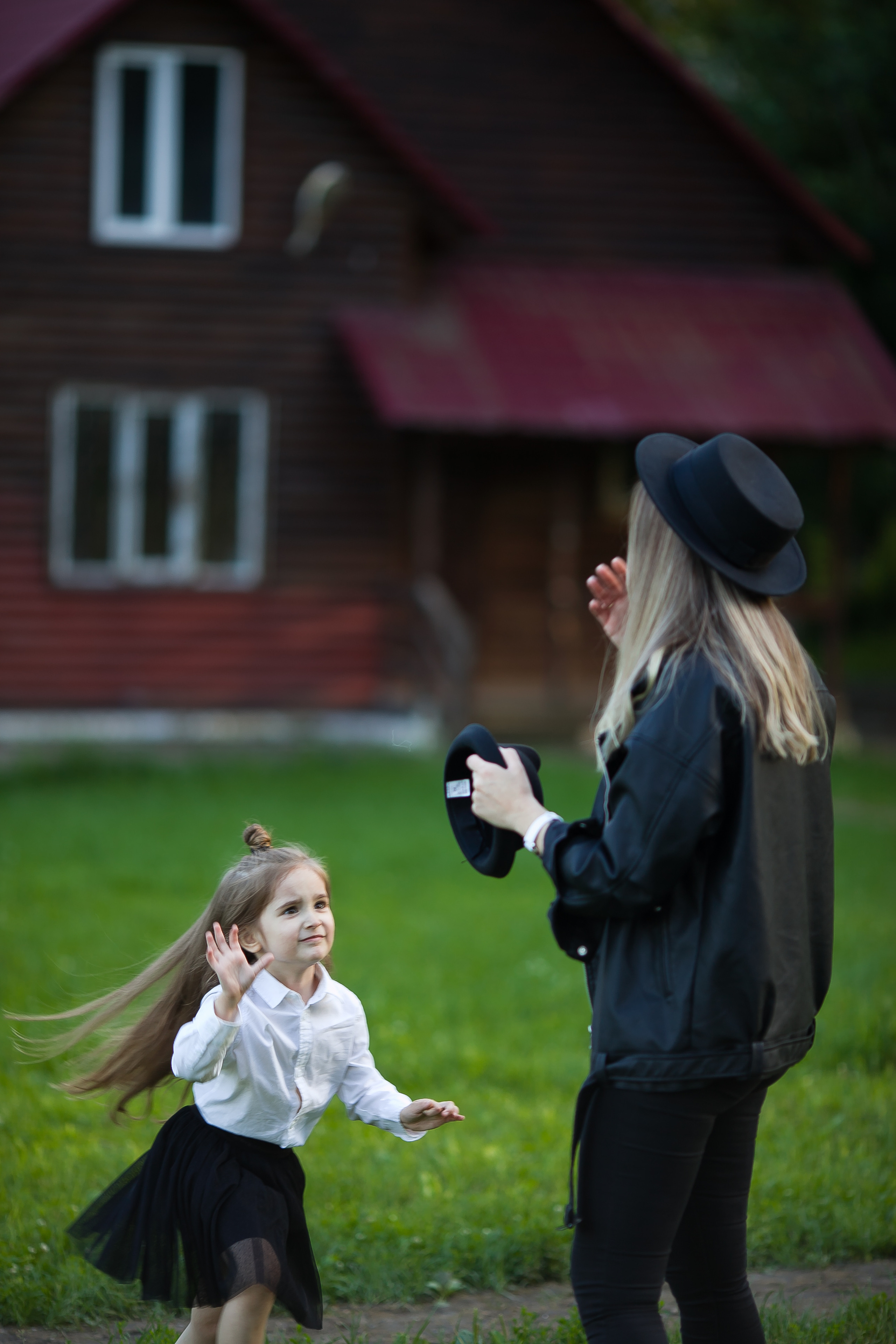 Лана и Лина. Летняя прогулка. Фотограф