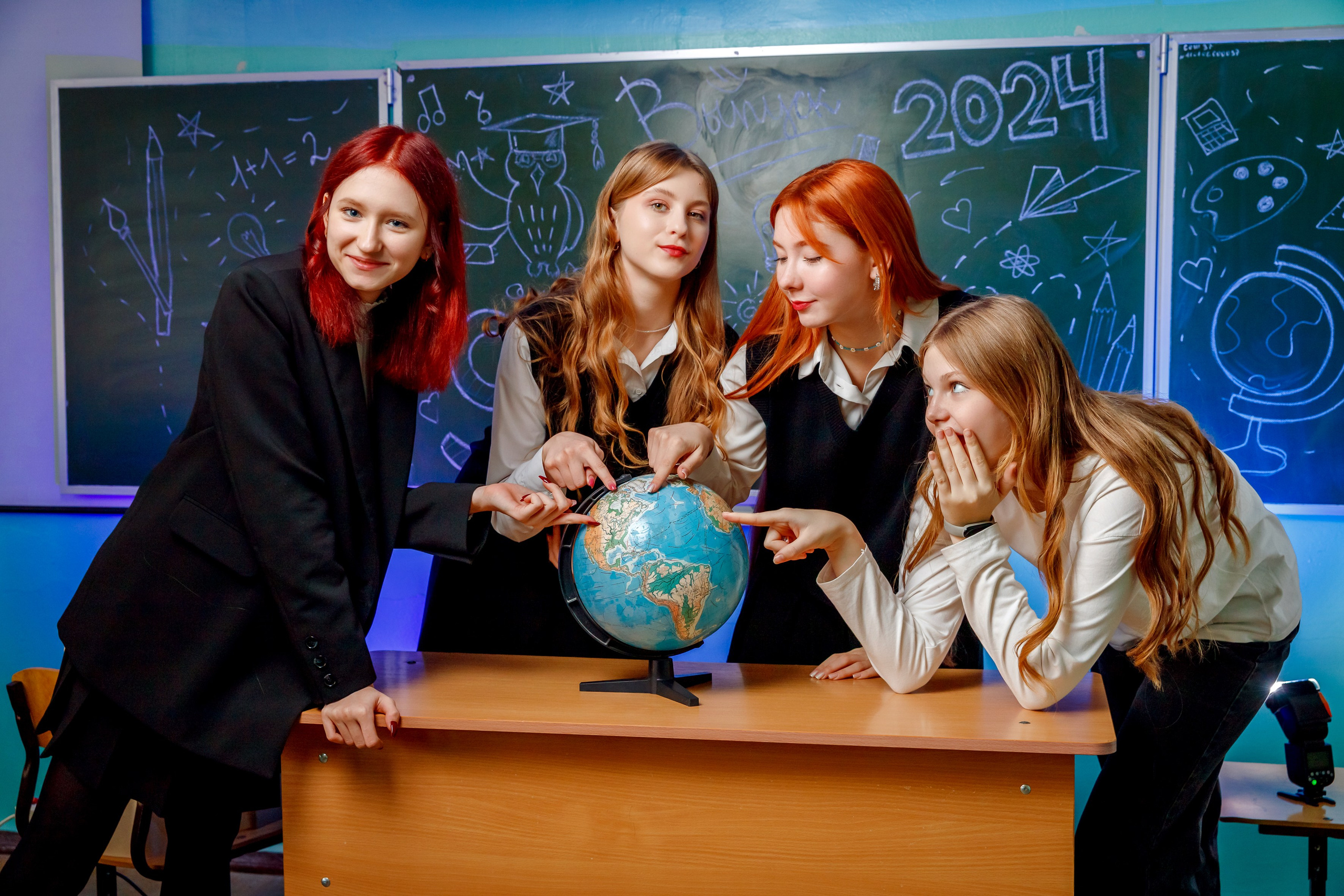 И В ШКОЛЕ ЕСТЬ ЖИЗНЬ. Марина Ушакова. Фотограф. Выпускные альбомы. г. Краснодар